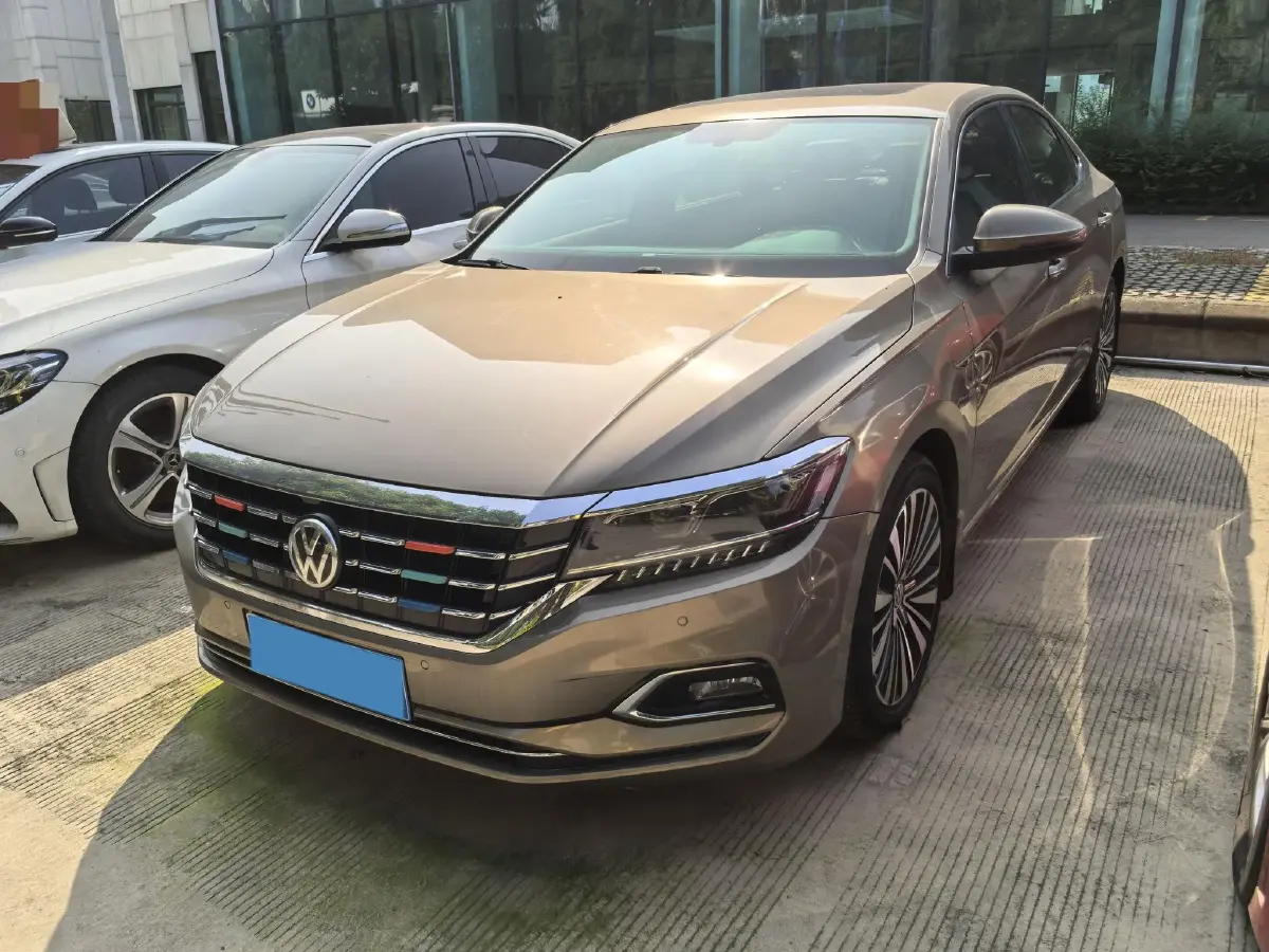 2019 Volkswagen Passat 2.0T 186HP L4 7DCT