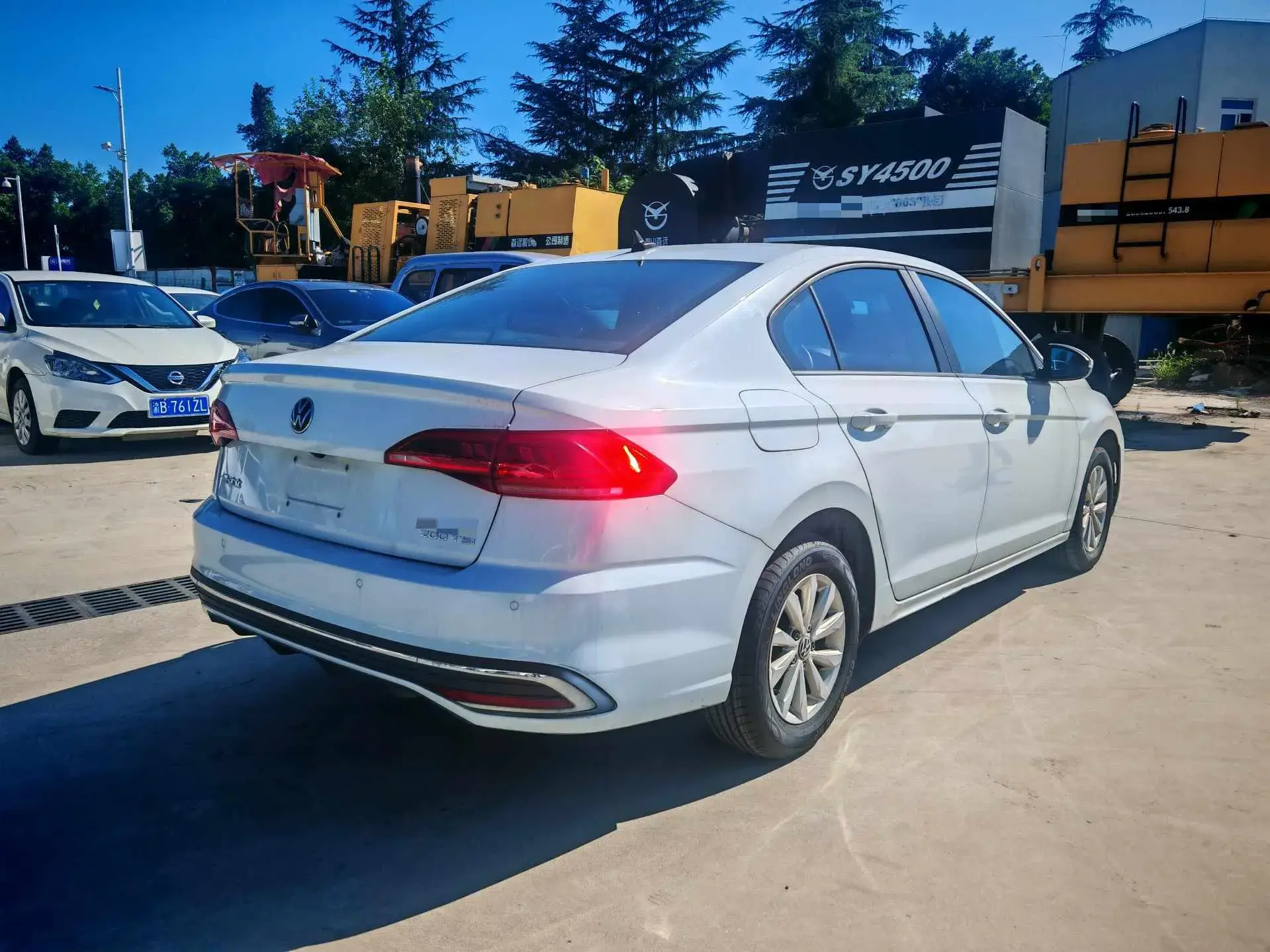 2023 VOLKSWAGEN BORA thumbnail 3