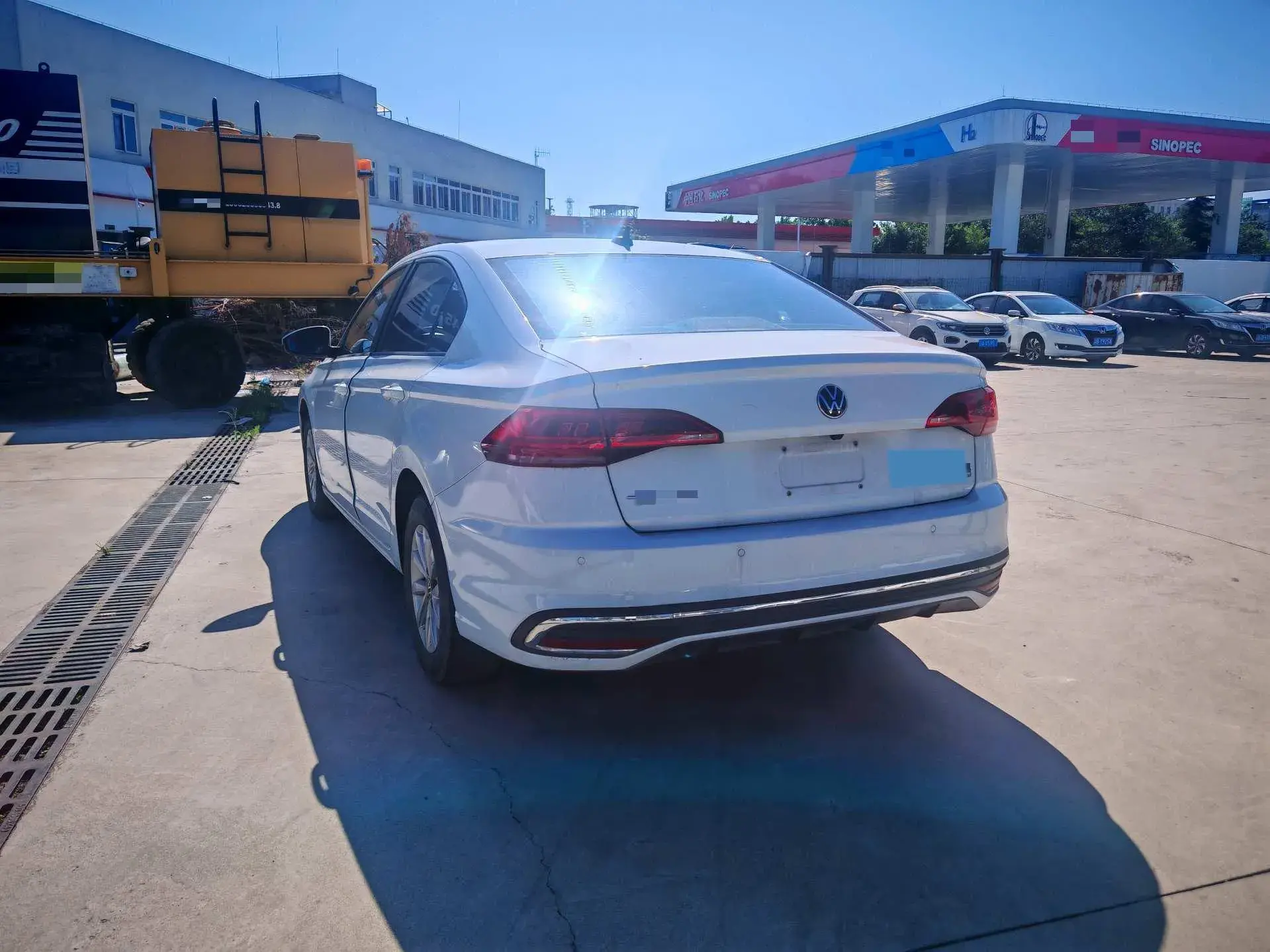 2023 VOLKSWAGEN BORA thumbnail 4