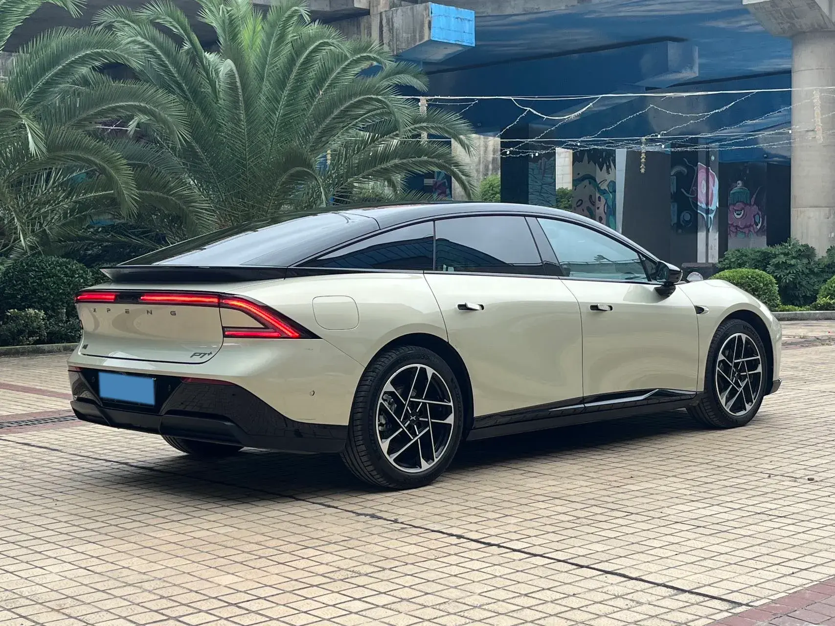 2024 XPENG P7+ thumbnail 3