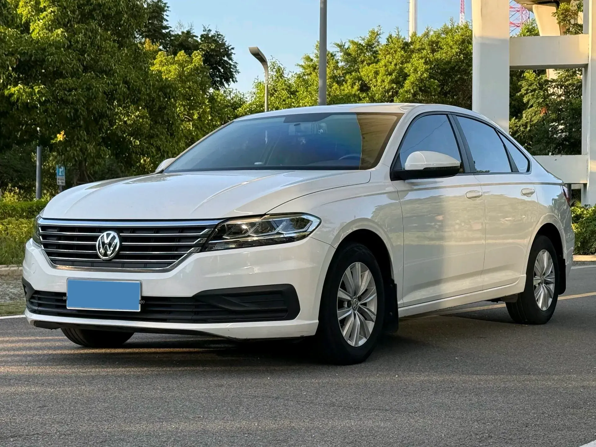 2018 VOLKSWAGEN LAVIDA view 1