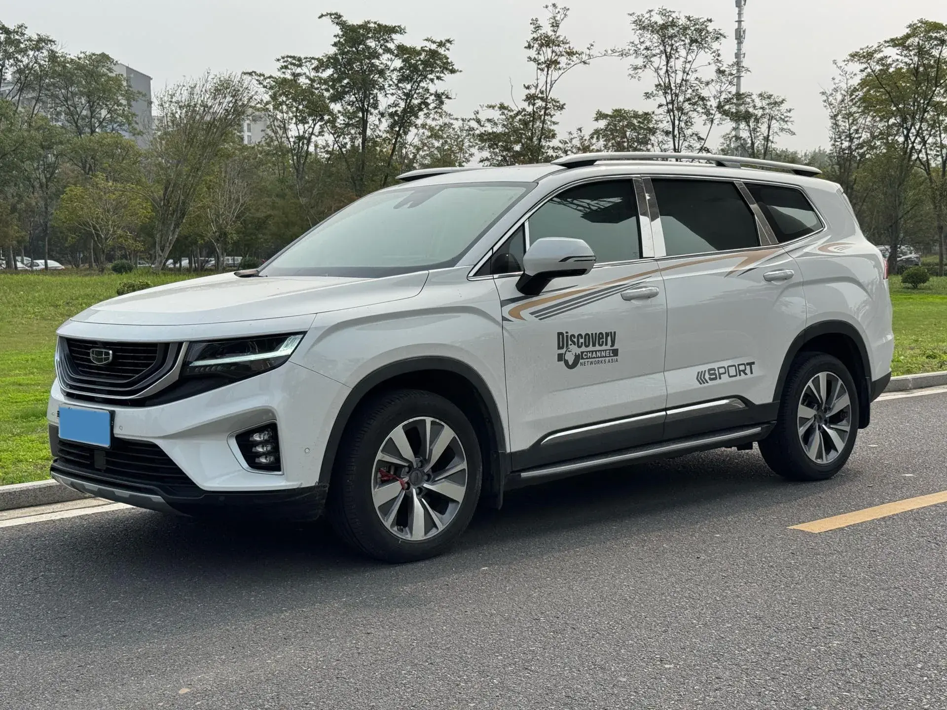 2020 GEELY OKAVANGO view 1