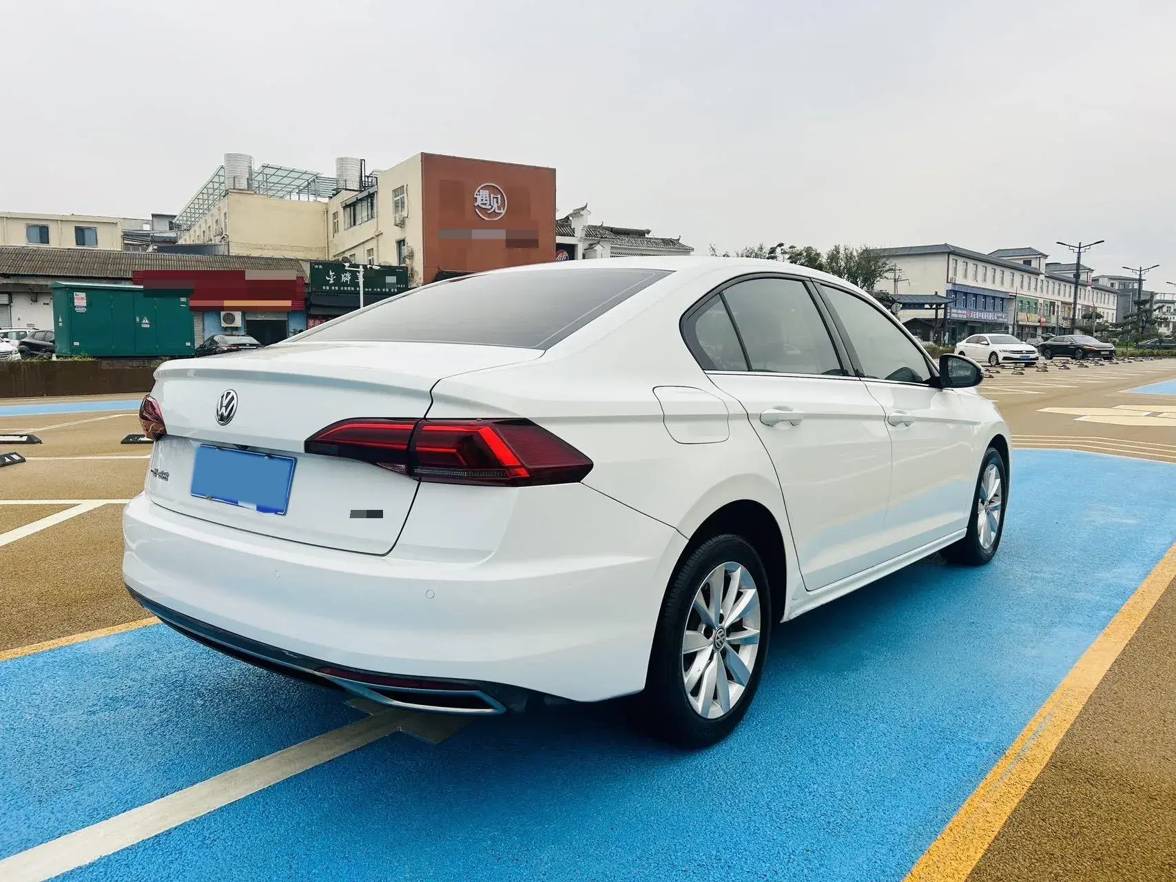 2020 VOLKSWAGEN BORA thumbnail 3