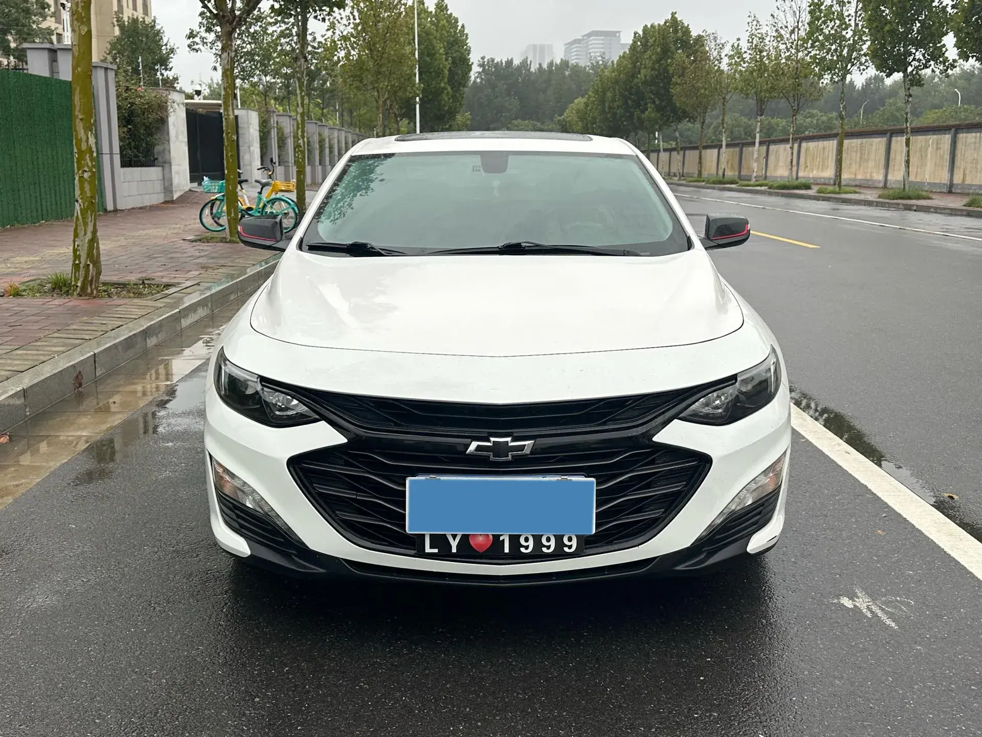 2019 CHEVROLET MALIBU thumbnail 2