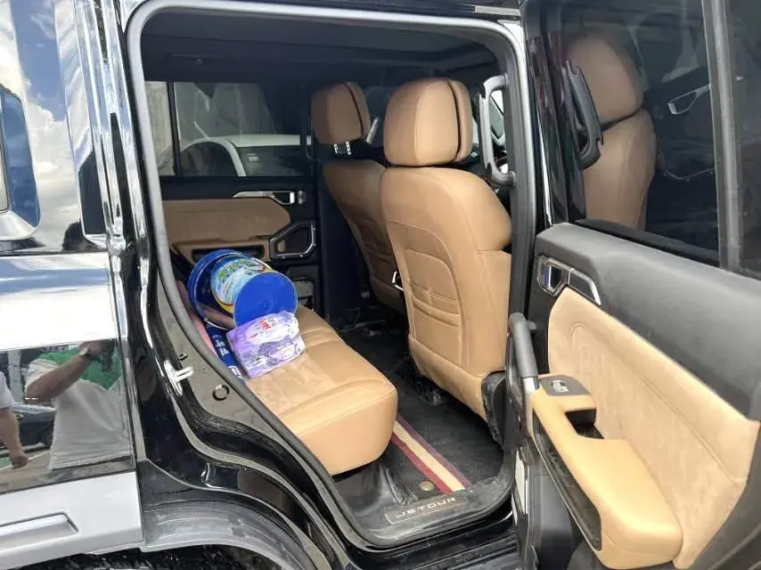 2023 JETOUR TRAVELLER thumbnail 4