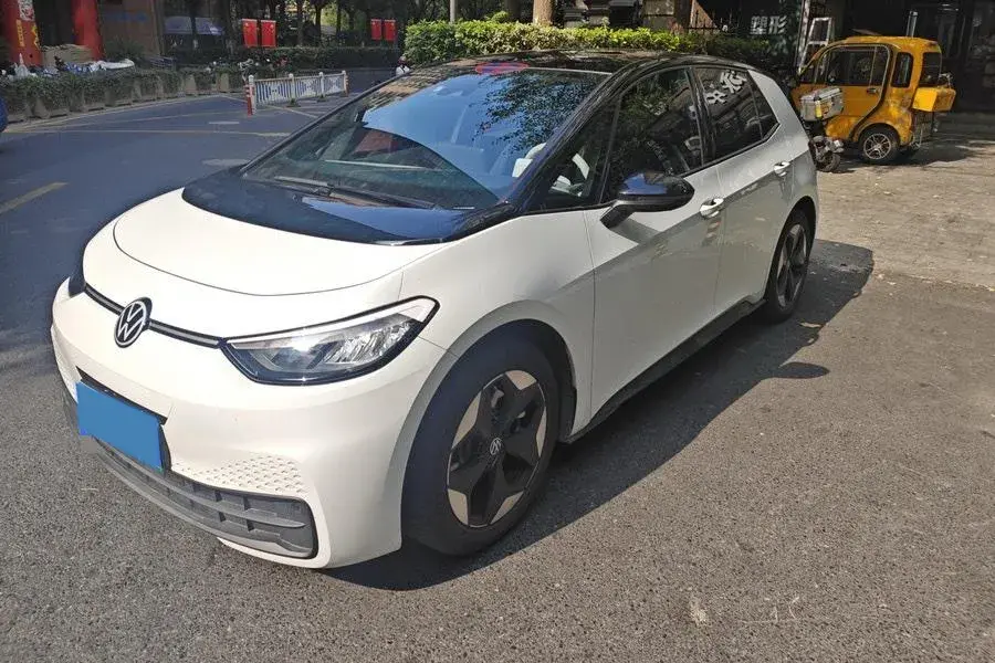 2025 Volkswagen ID.3 BEV 53.6KWH