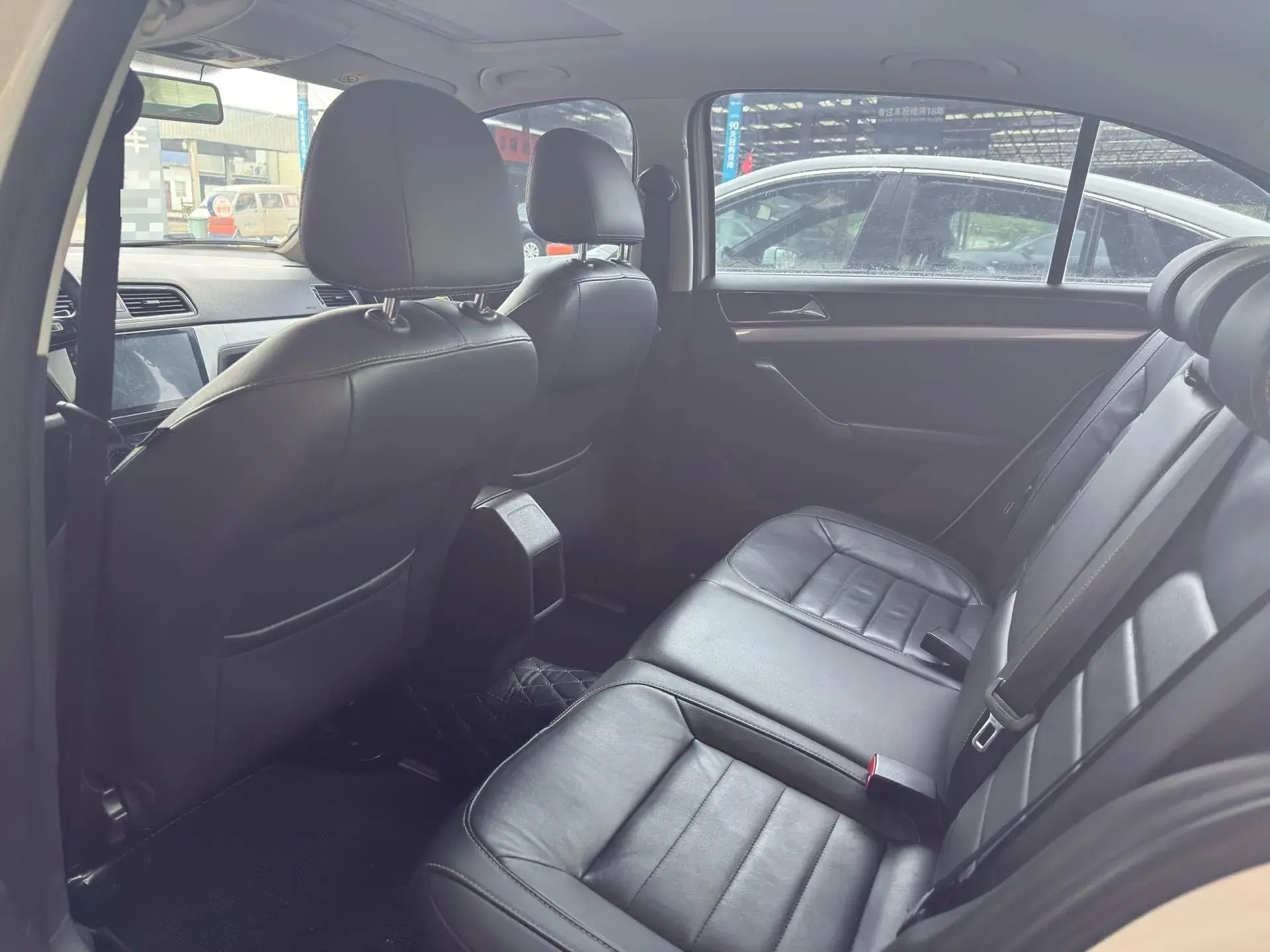 2017 VOLKSWAGEN LAVIDA thumbnail 3