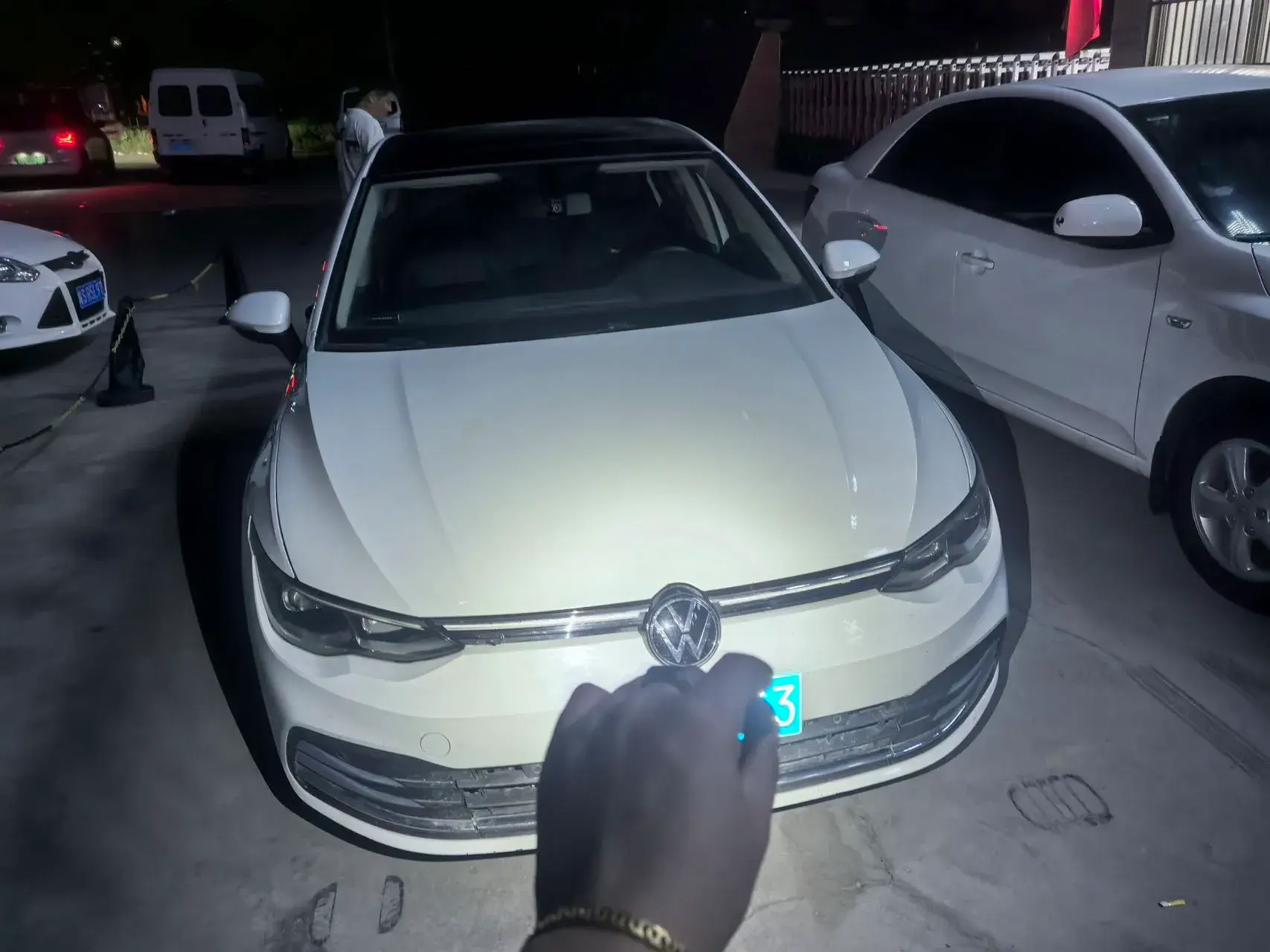 2021 VOLKSWAGEN GOLF thumbnail 2