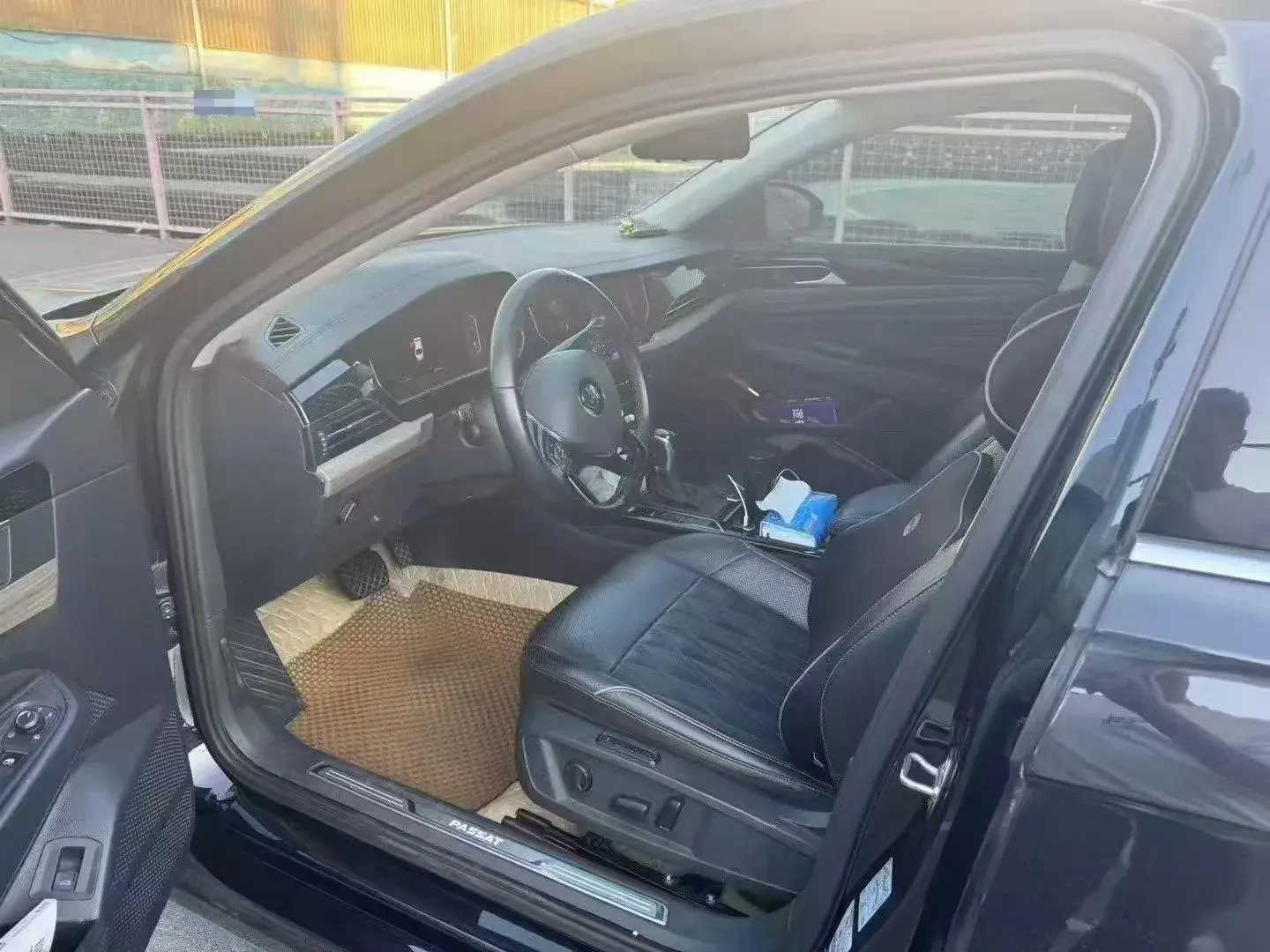 2019 VOLKSWAGEN PASSAT thumbnail 4