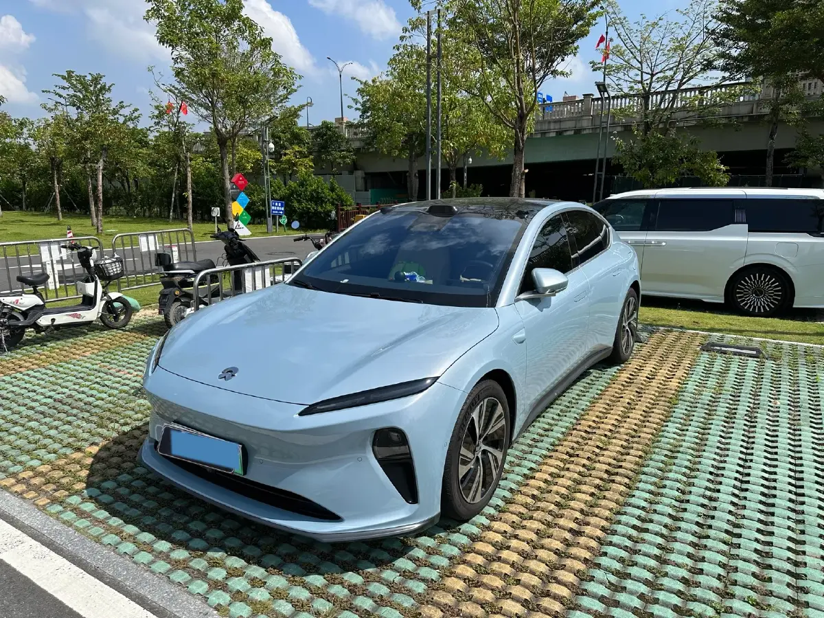 2022 NIO ET5 BEV 75KWH