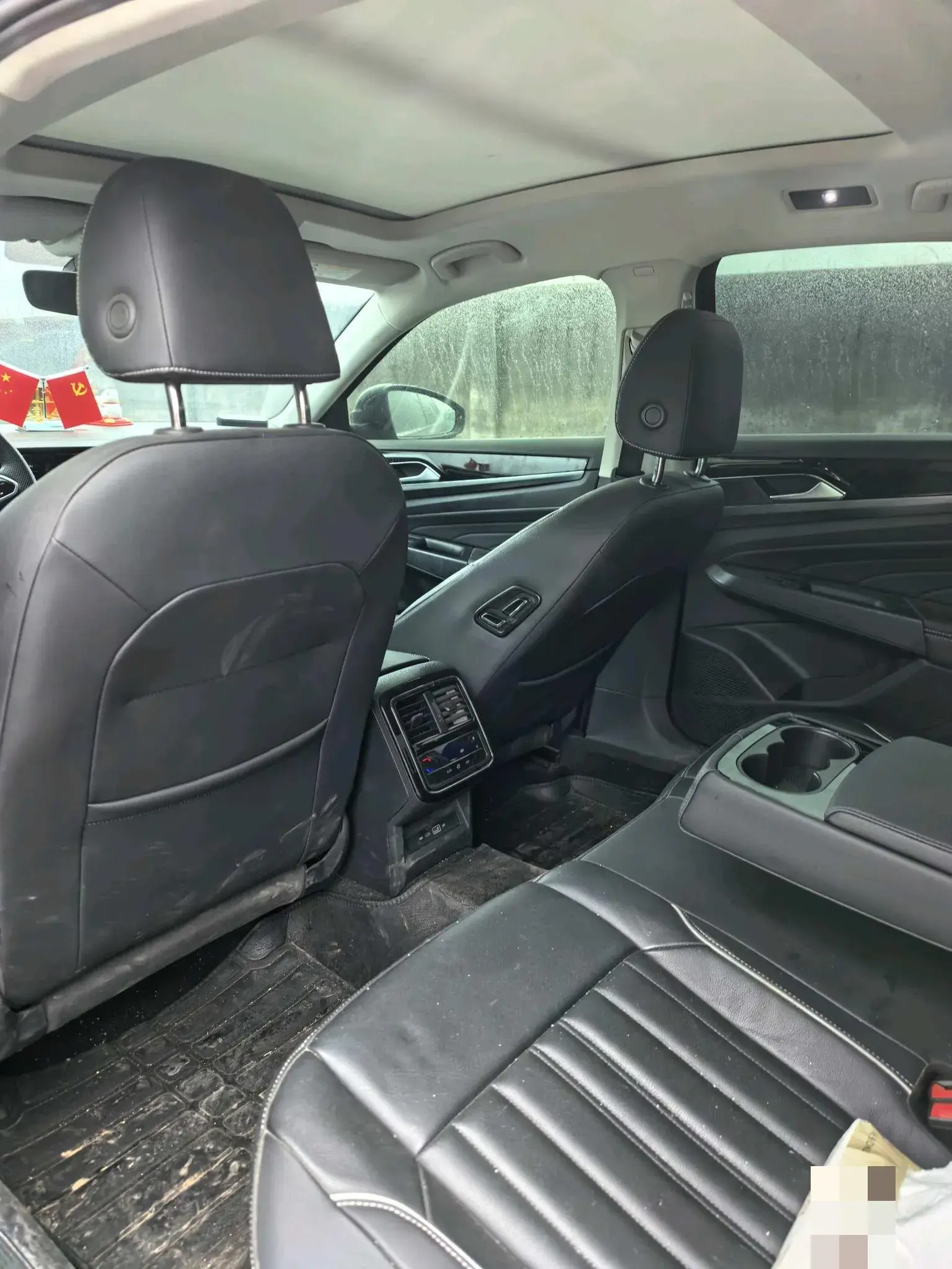 2023 VOLKSWAGEN PASSAT thumbnail 4