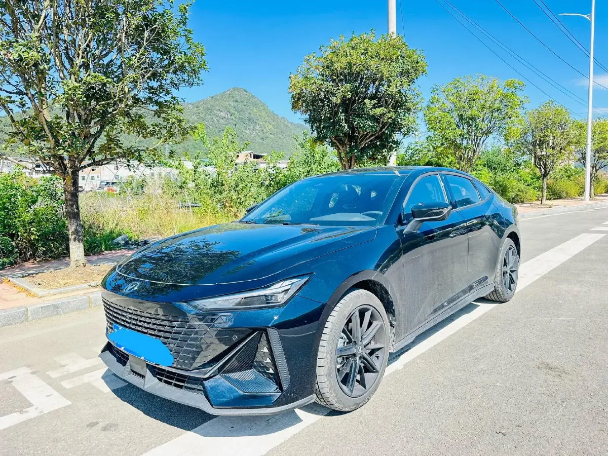 2025 ChangAn UNI-V 1.5T 192HP L4 7DCT