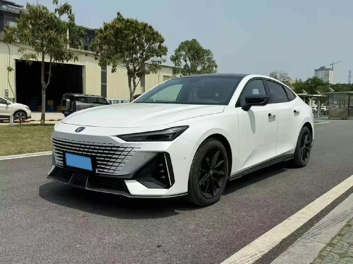 2022 ChangAn UNI-V 1.5T 188HP L4 7DCT