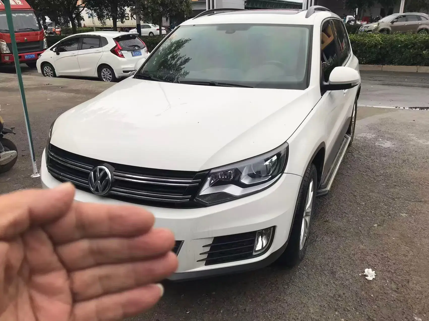 2016 VOLKSWAGEN TIGUAN view 1