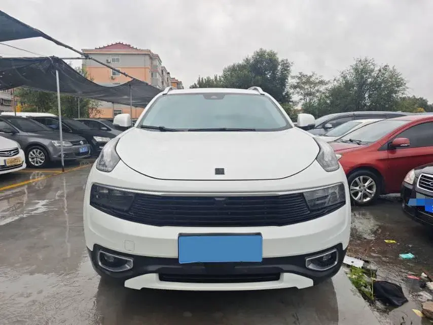 2019 LYNK&CO 01 thumbnail 2