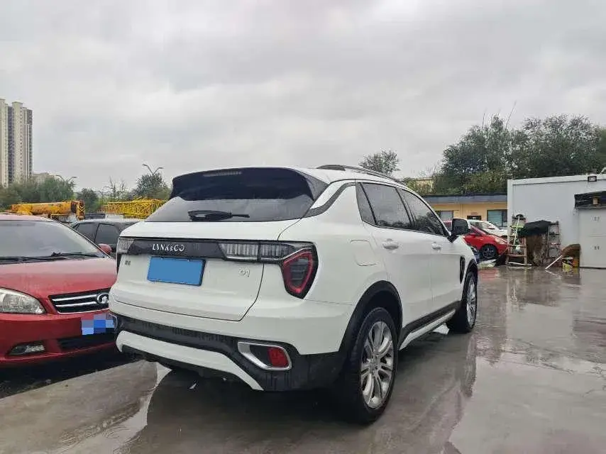 2019 LYNK&CO 01 thumbnail 4