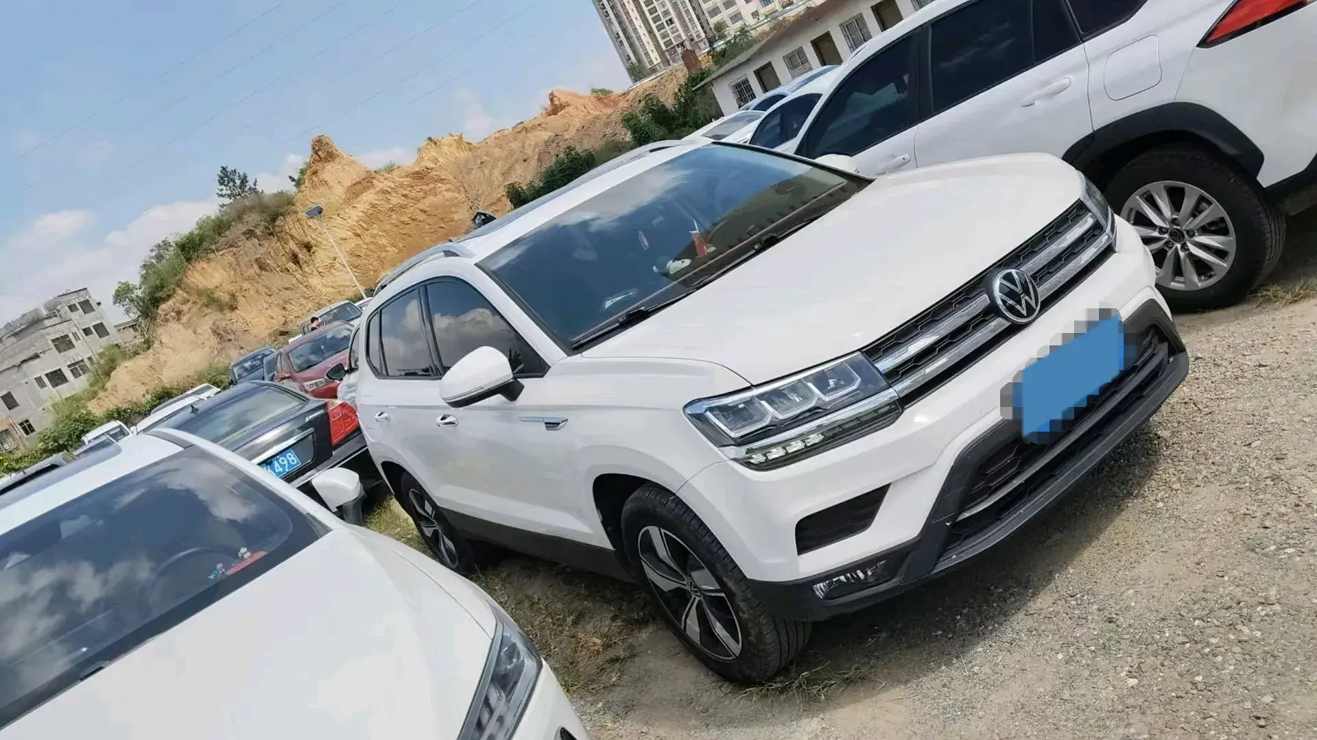 2021 VOLKSWAGEN THARU thumbnail 3