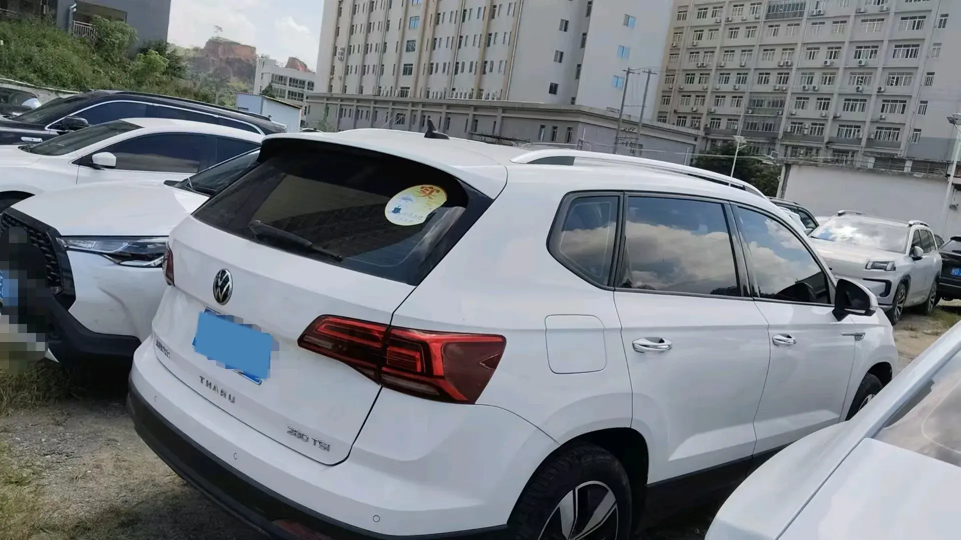 2021 VOLKSWAGEN THARU thumbnail 4