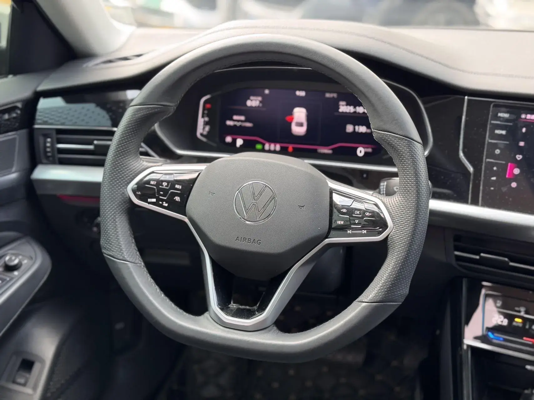 2023 VOLKSWAGEN PASSAT thumbnail 3