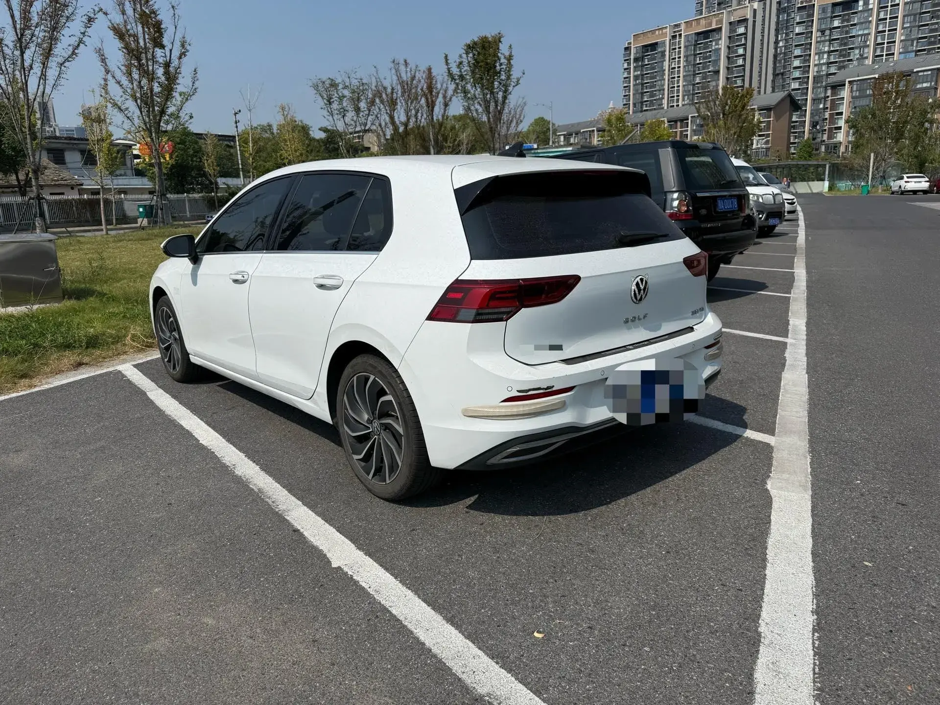 2021 VOLKSWAGEN GOLF thumbnail 4