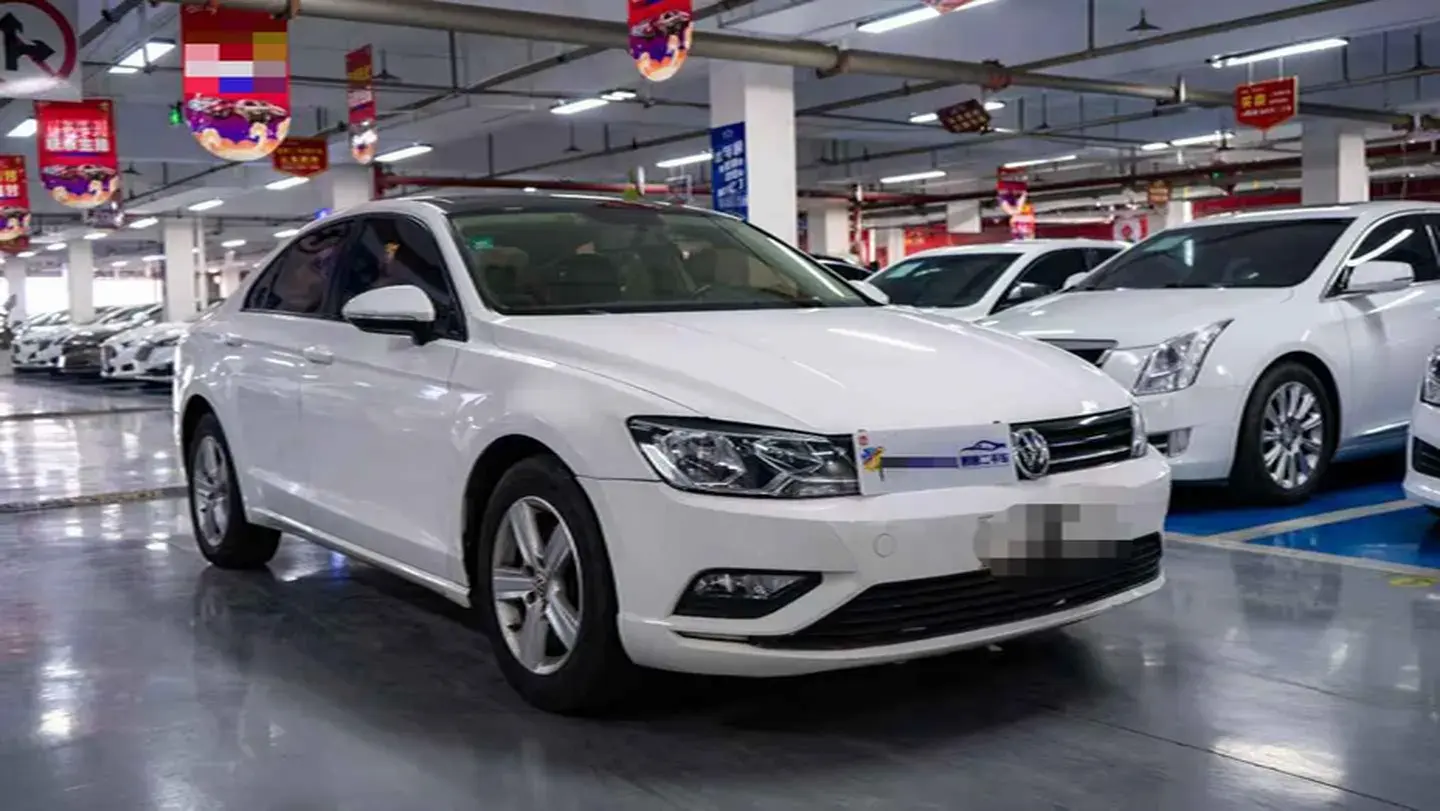 2017 VOLKSWAGEN LAMANDO thumbnail 2