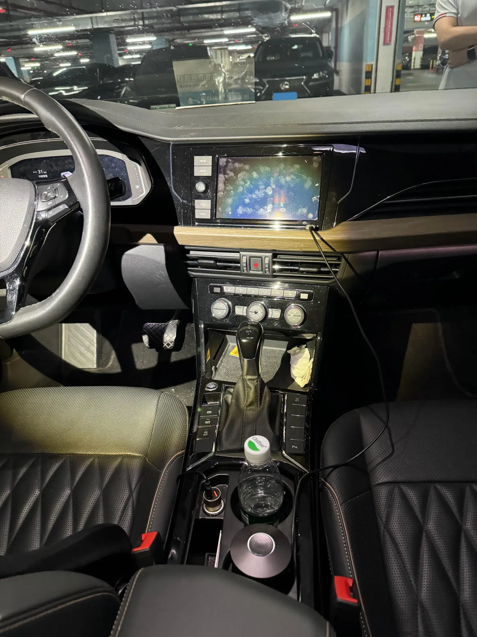 2019 VOLKSWAGEN PASSAT thumbnail 3