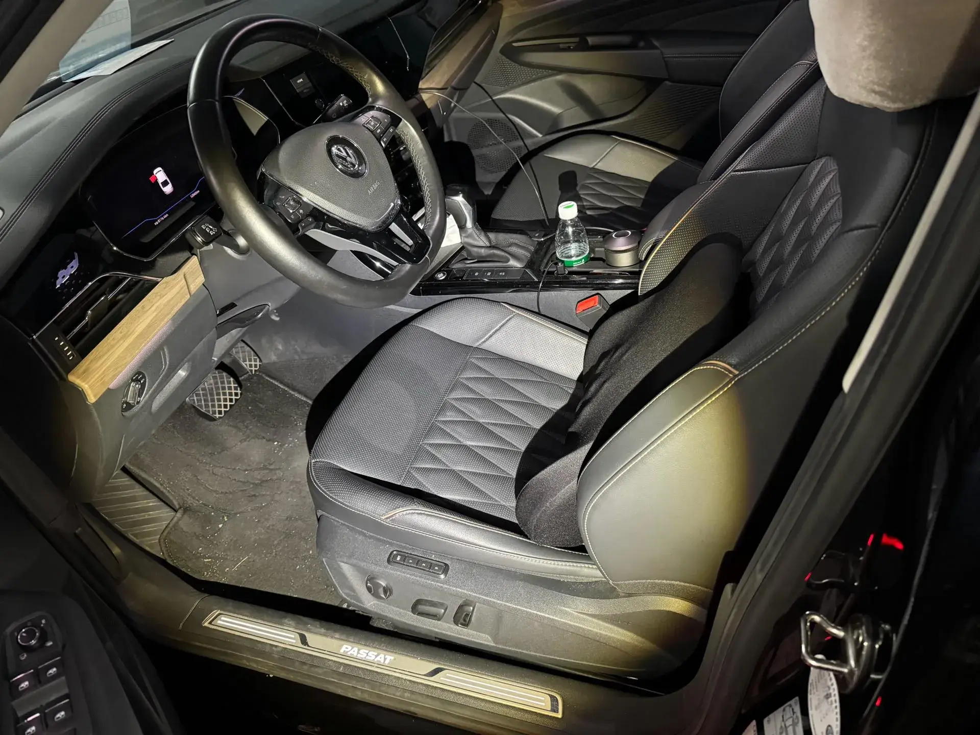 2019 VOLKSWAGEN PASSAT thumbnail 4