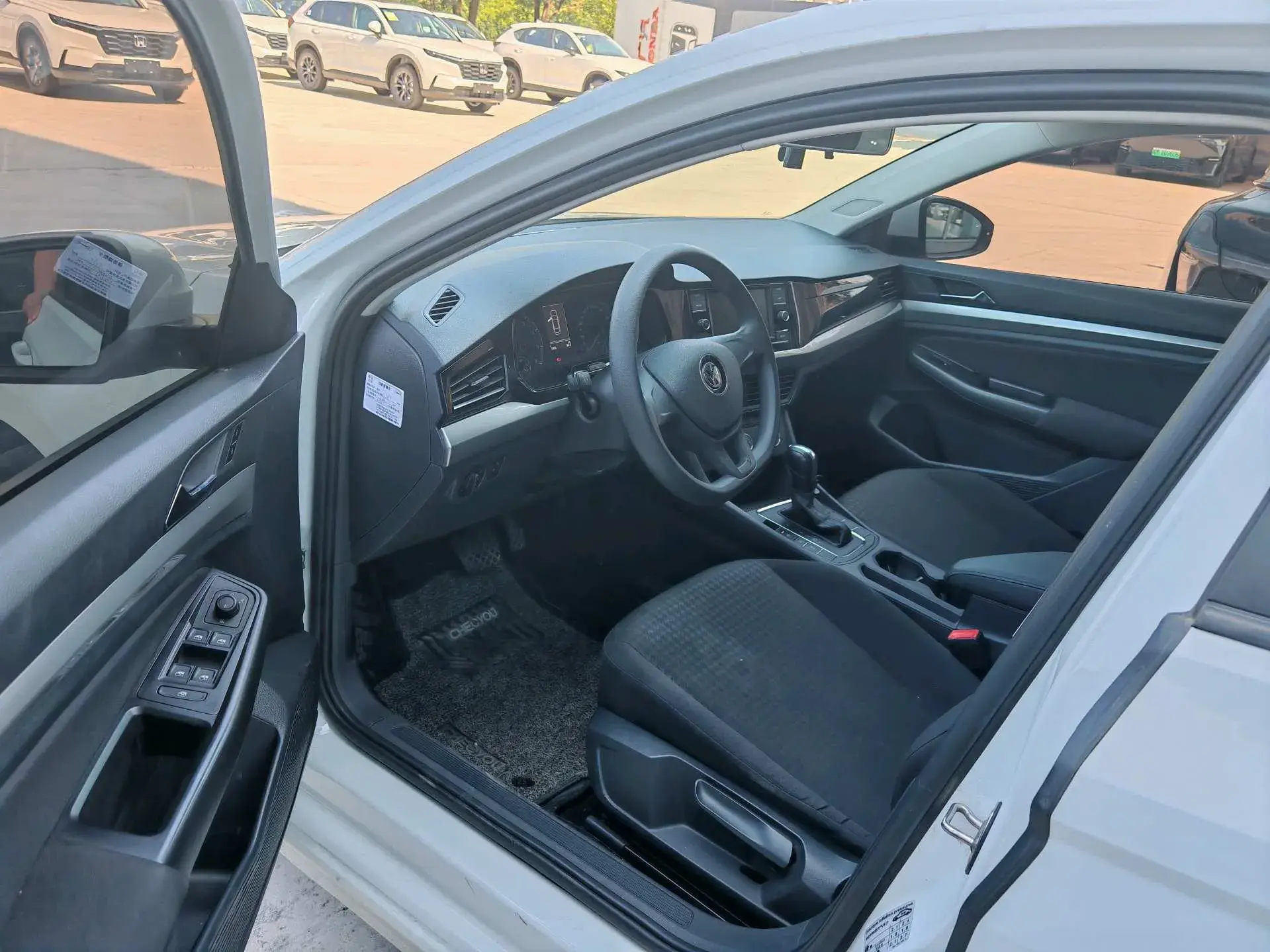 2019 VOLKSWAGEN BORA thumbnail 2