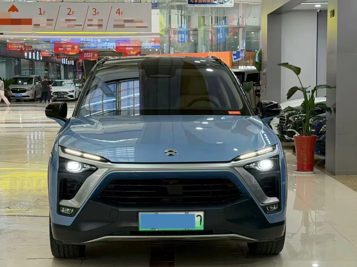 2018 NIO ES8 thumbnail 2