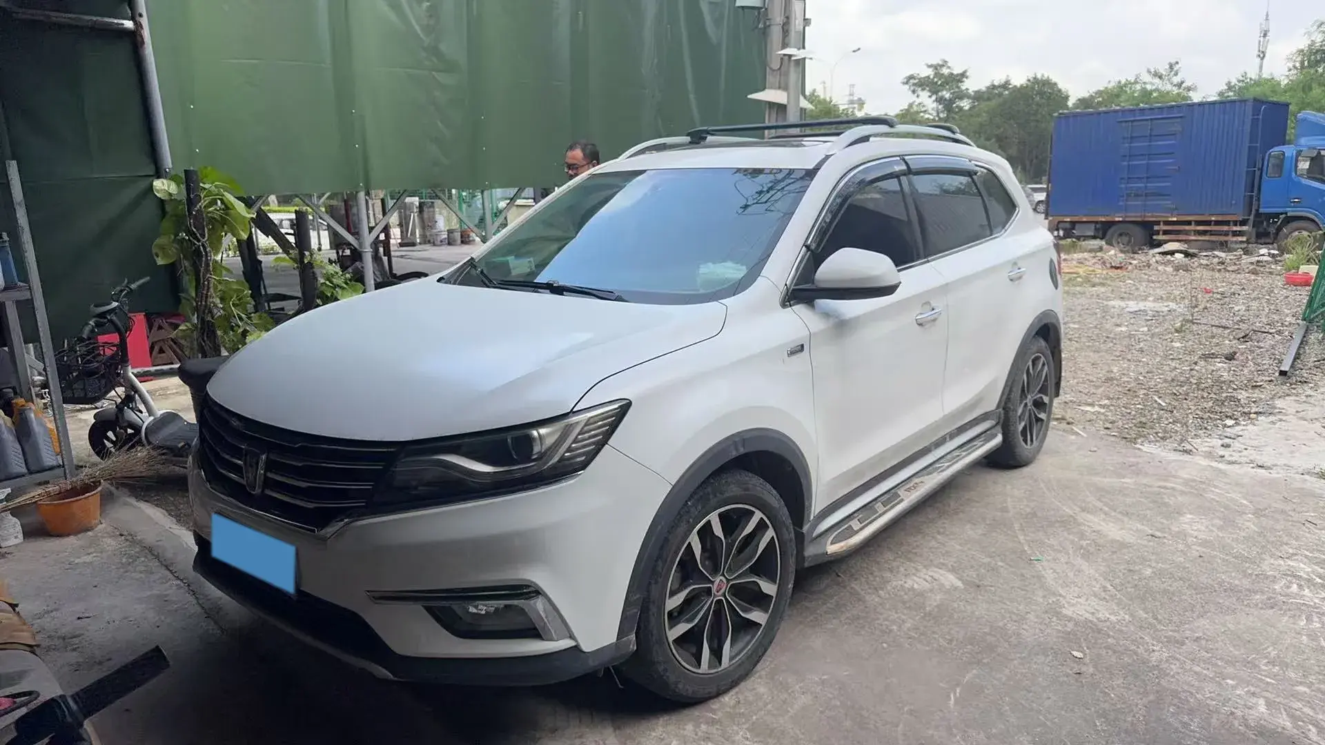 2017 ROEWE I6 view 1