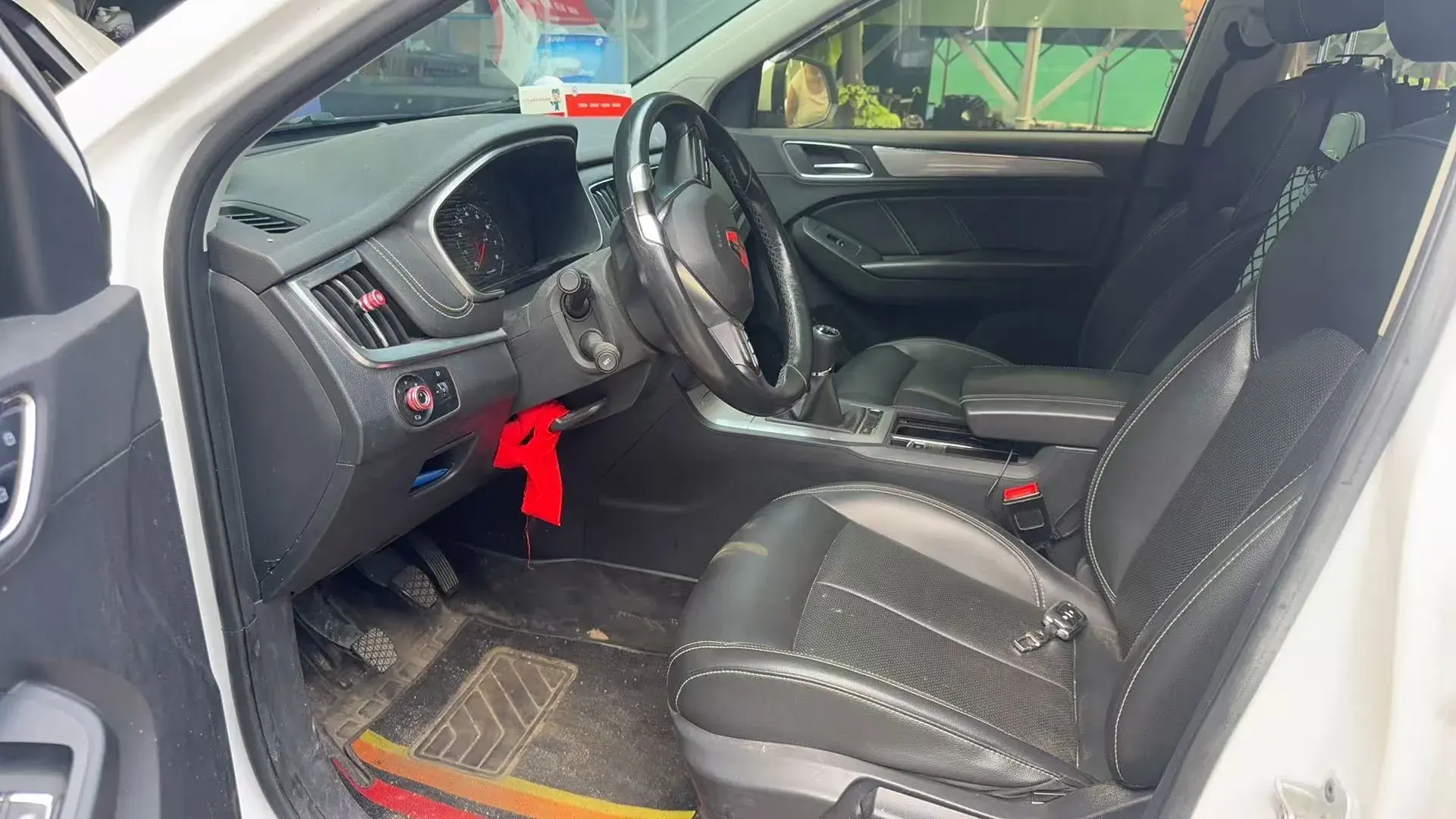 2017 ROEWE I6 thumbnail 3