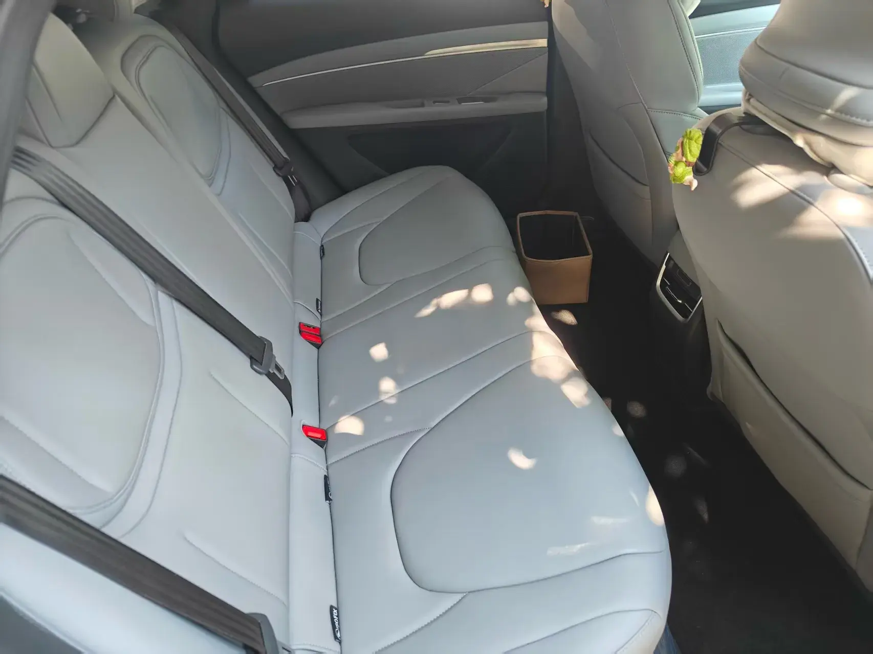 2024 XPENG MONA thumbnail 4