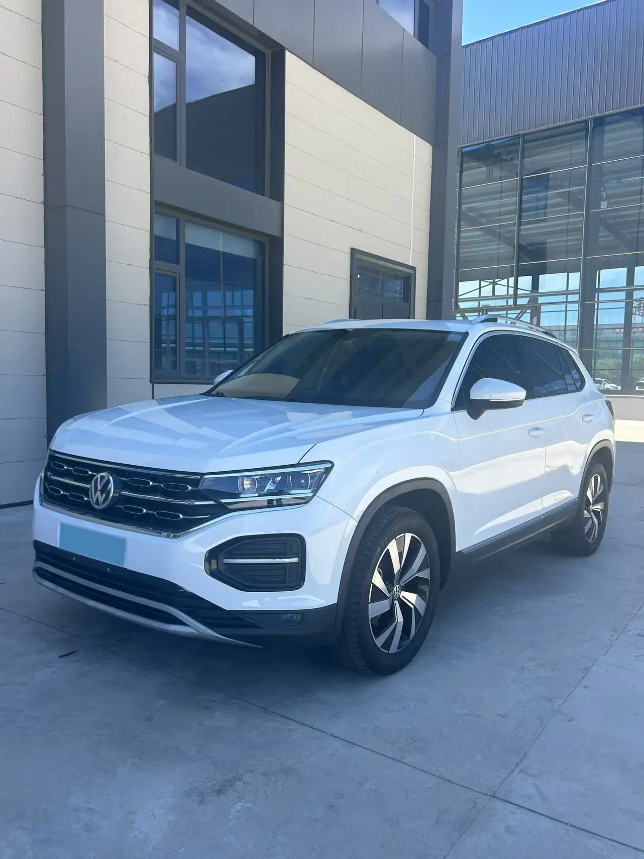 2019 VOLKSWAGEN TAYRON view 1