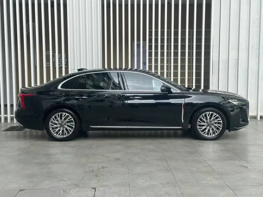 2023 HONGQI H5 thumbnail 4