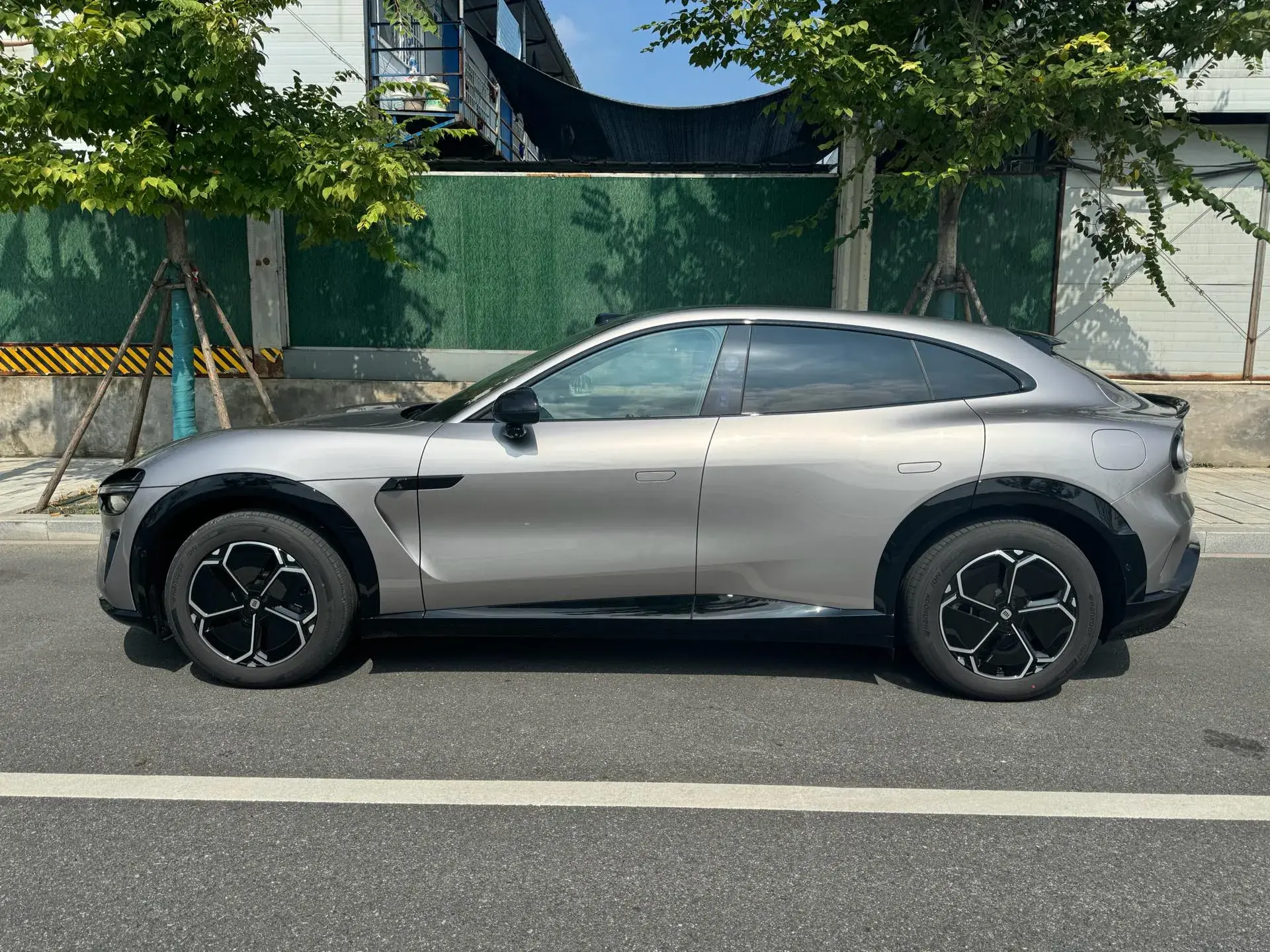 2025 MI YU7 thumbnail 3