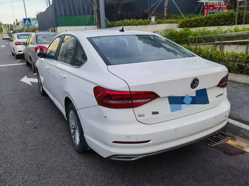 2019 VOLKSWAGEN LAVIDA thumbnail 4