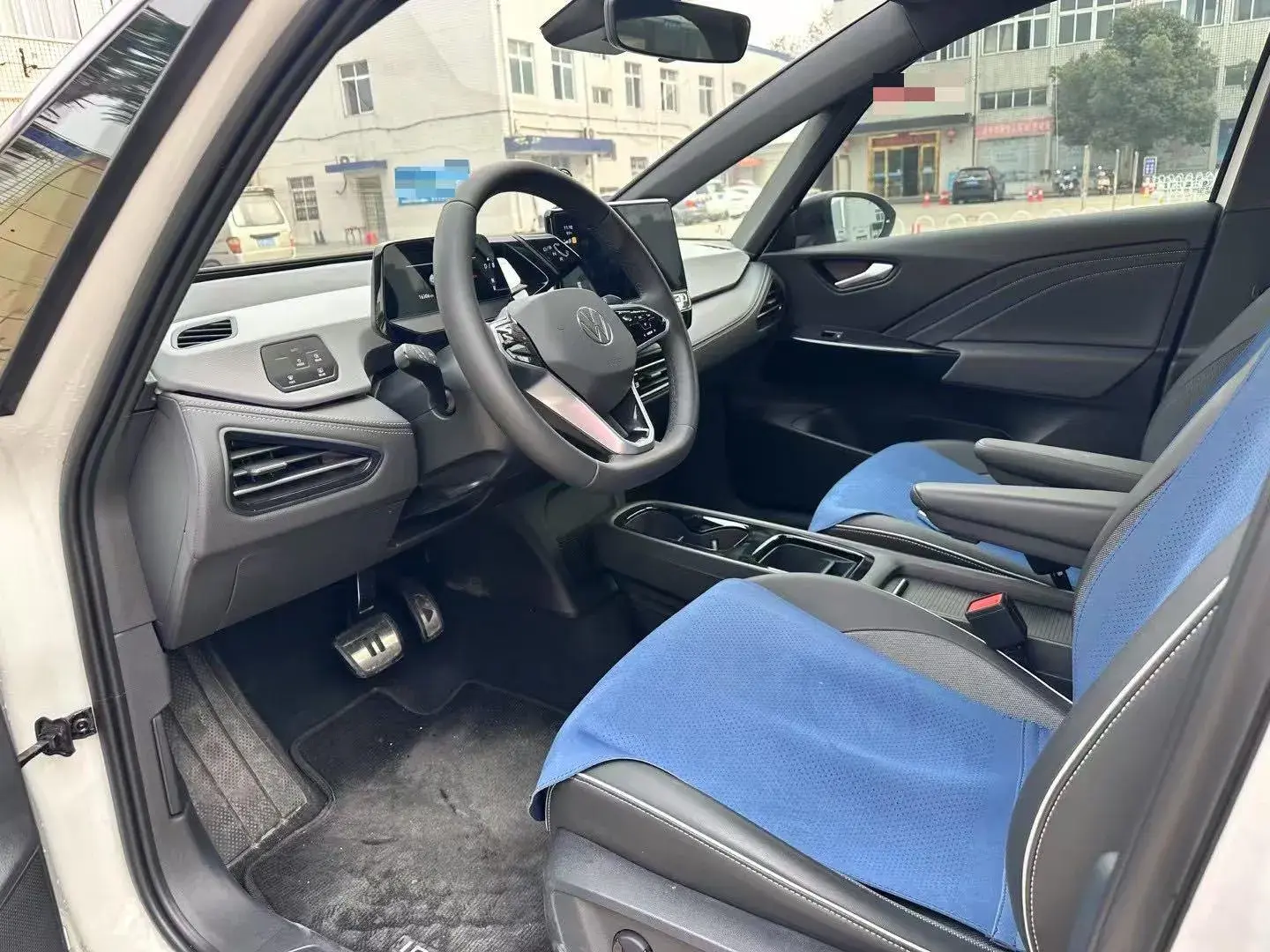 2024 VOLKSWAGEN ID.3 thumbnail 4