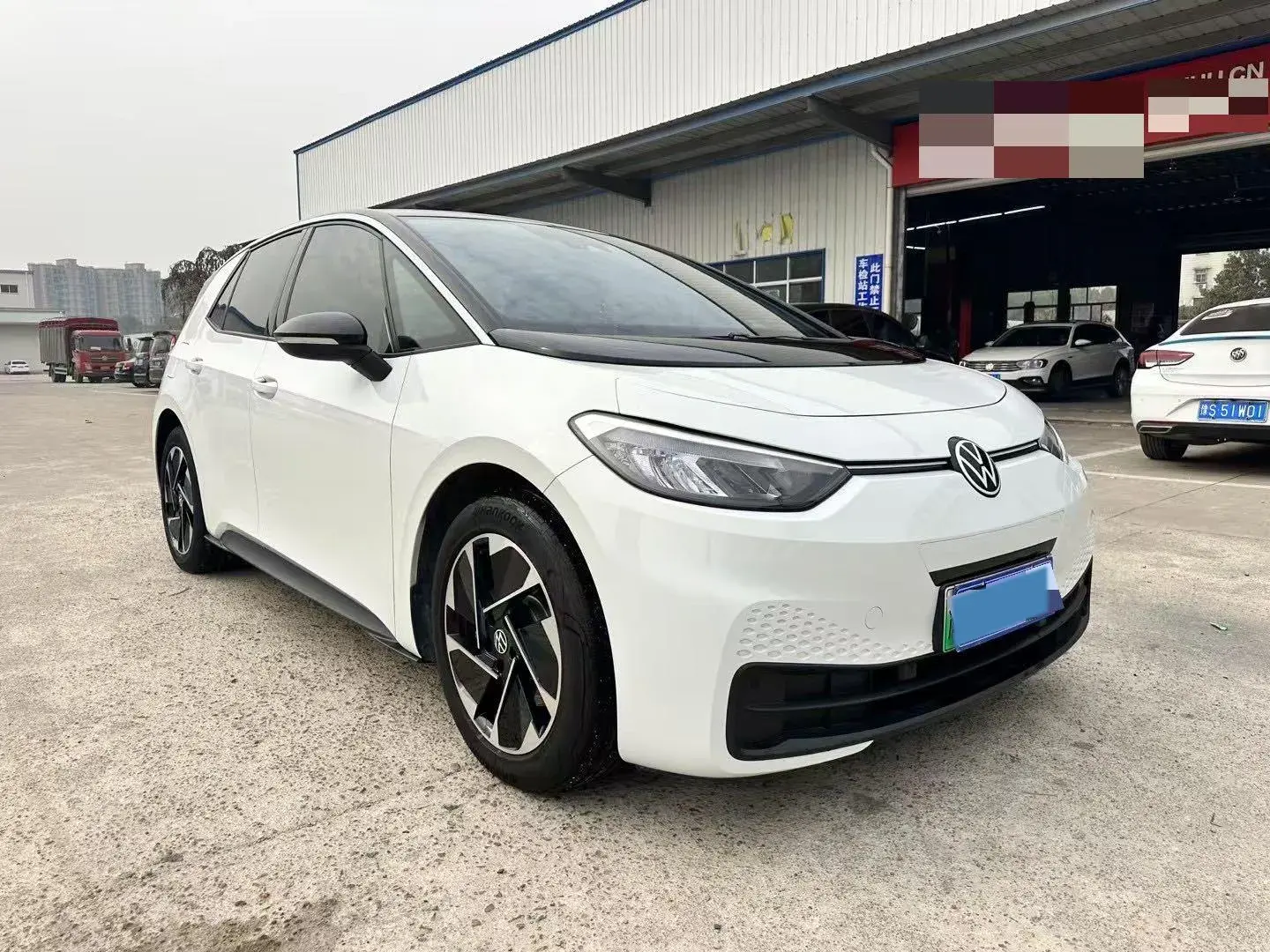 2024 VOLKSWAGEN ID.3 thumbnail 2