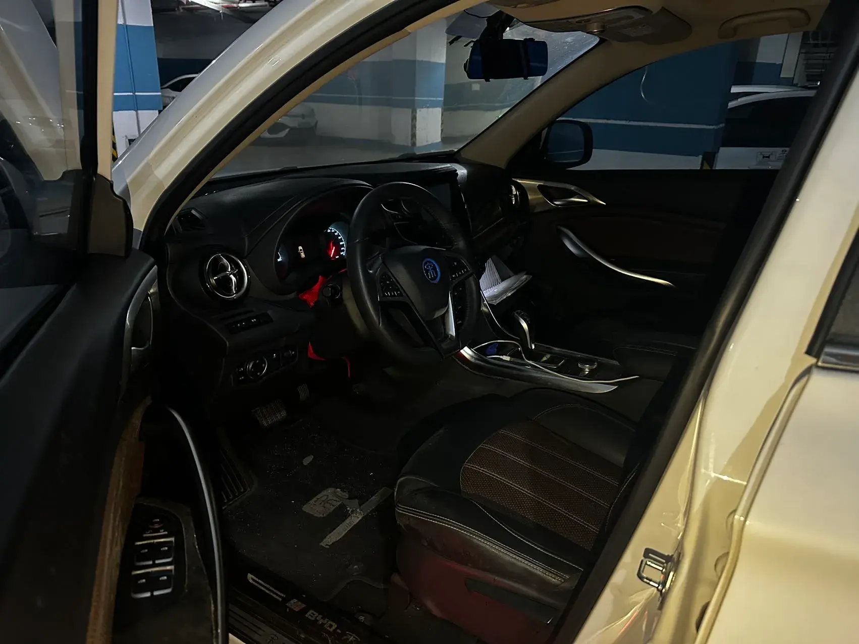 2017 BYD SONG thumbnail 4