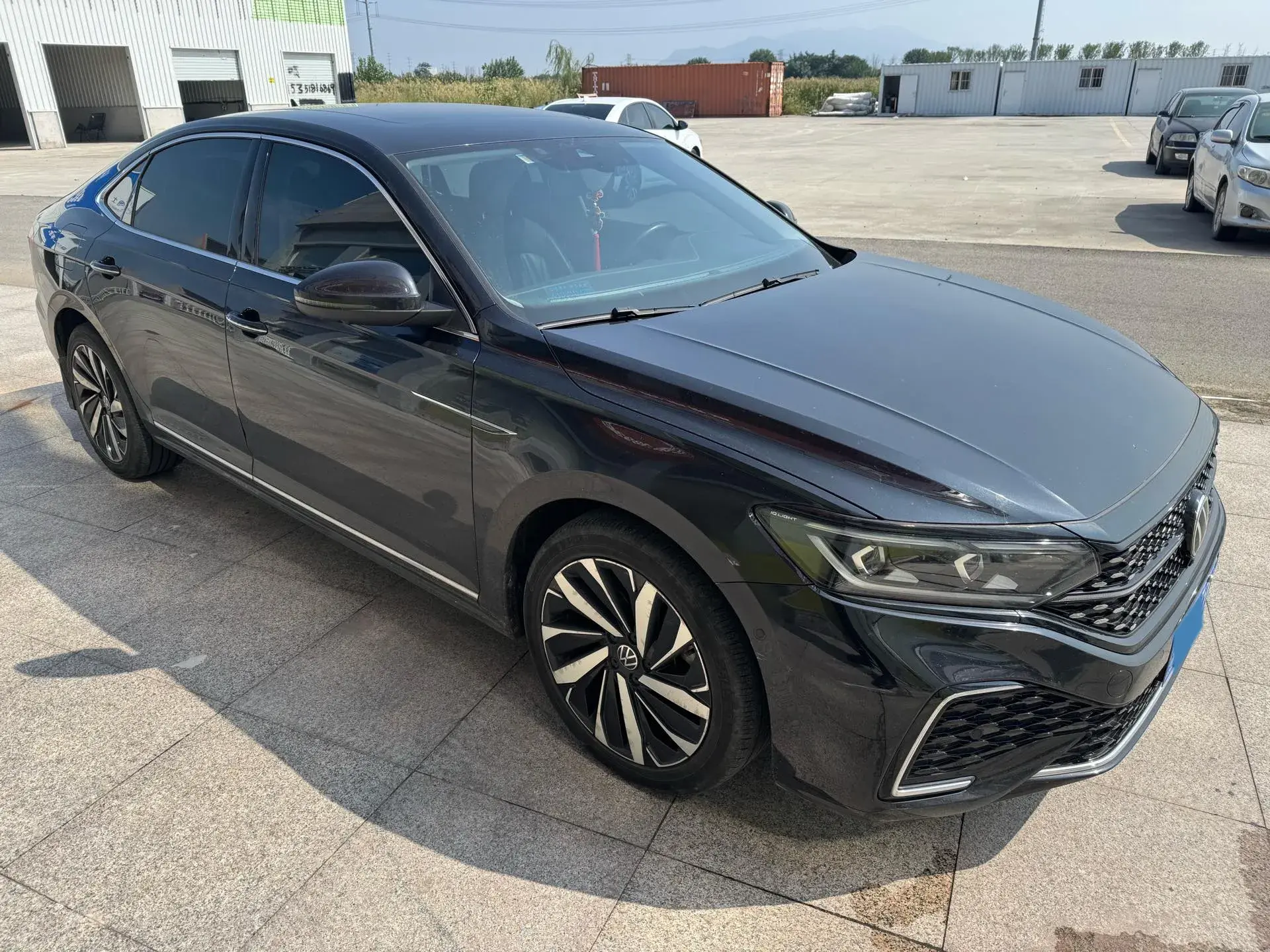 2022 VOLKSWAGEN PASSAT thumbnail 3