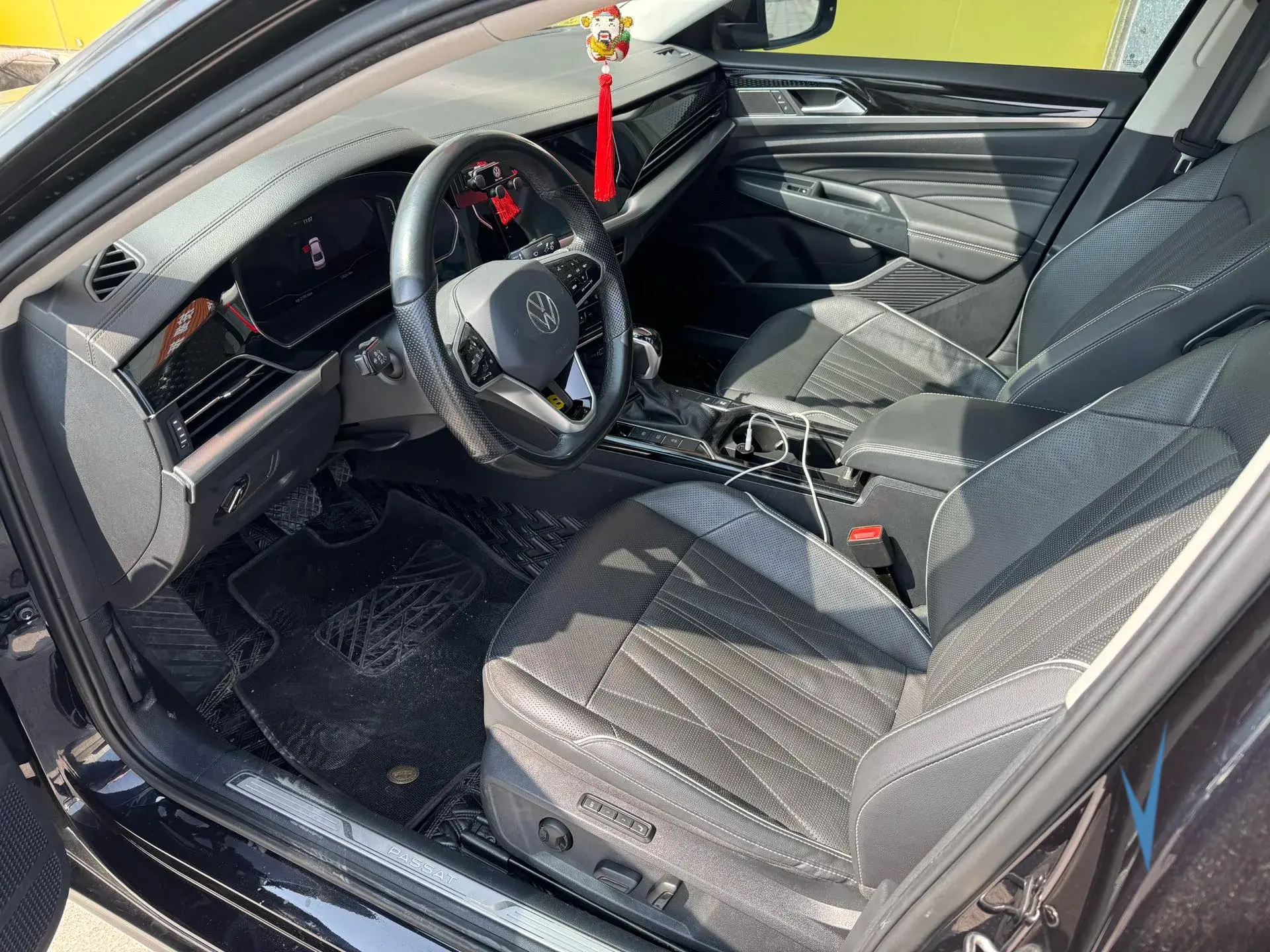 2022 VOLKSWAGEN PASSAT thumbnail 4