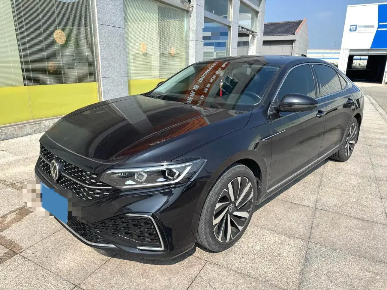 2022 VOLKSWAGEN PASSAT view 1