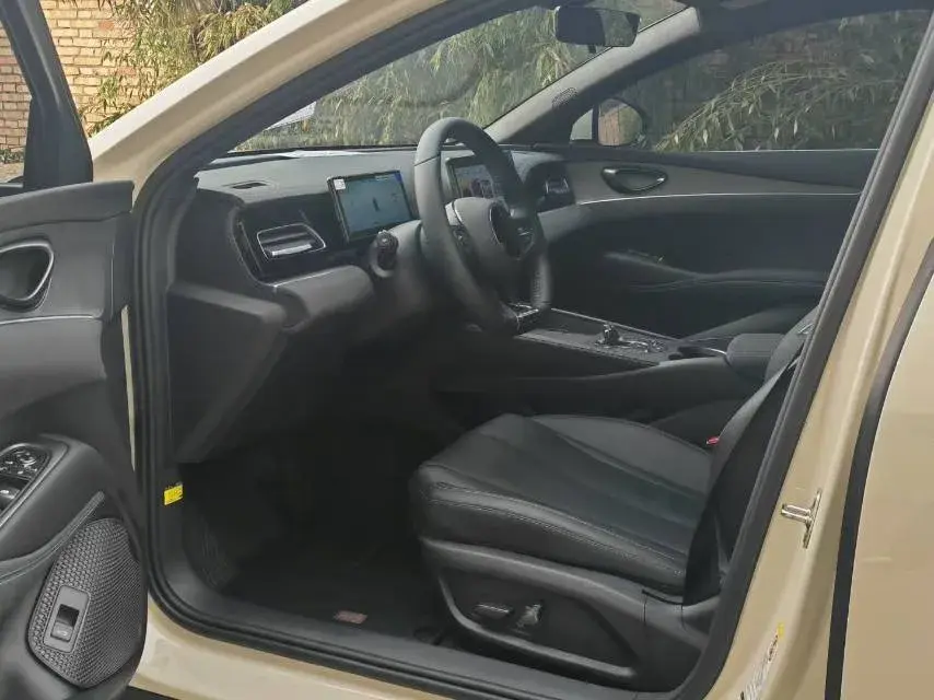 2024 BYD SEAL thumbnail 4