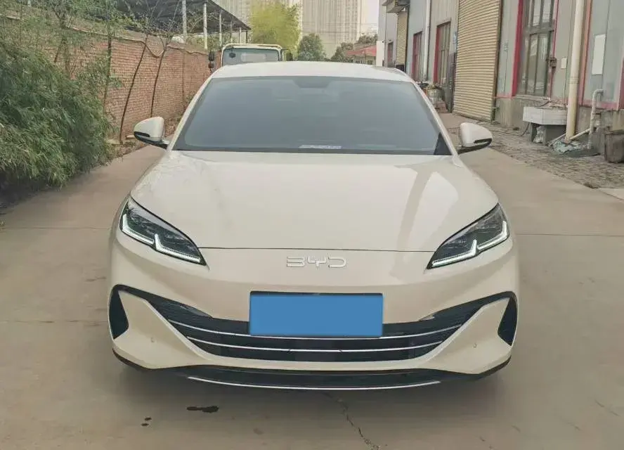 2024 BYD SEAL thumbnail 2