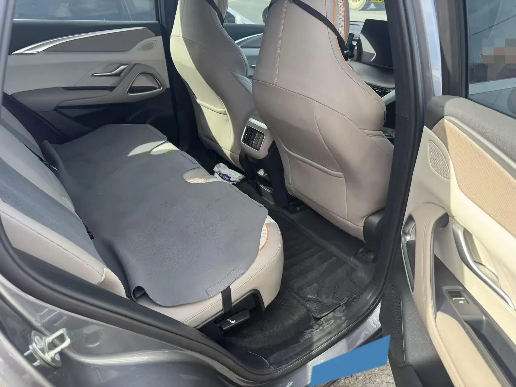 2024 BYD SONG thumbnail 4