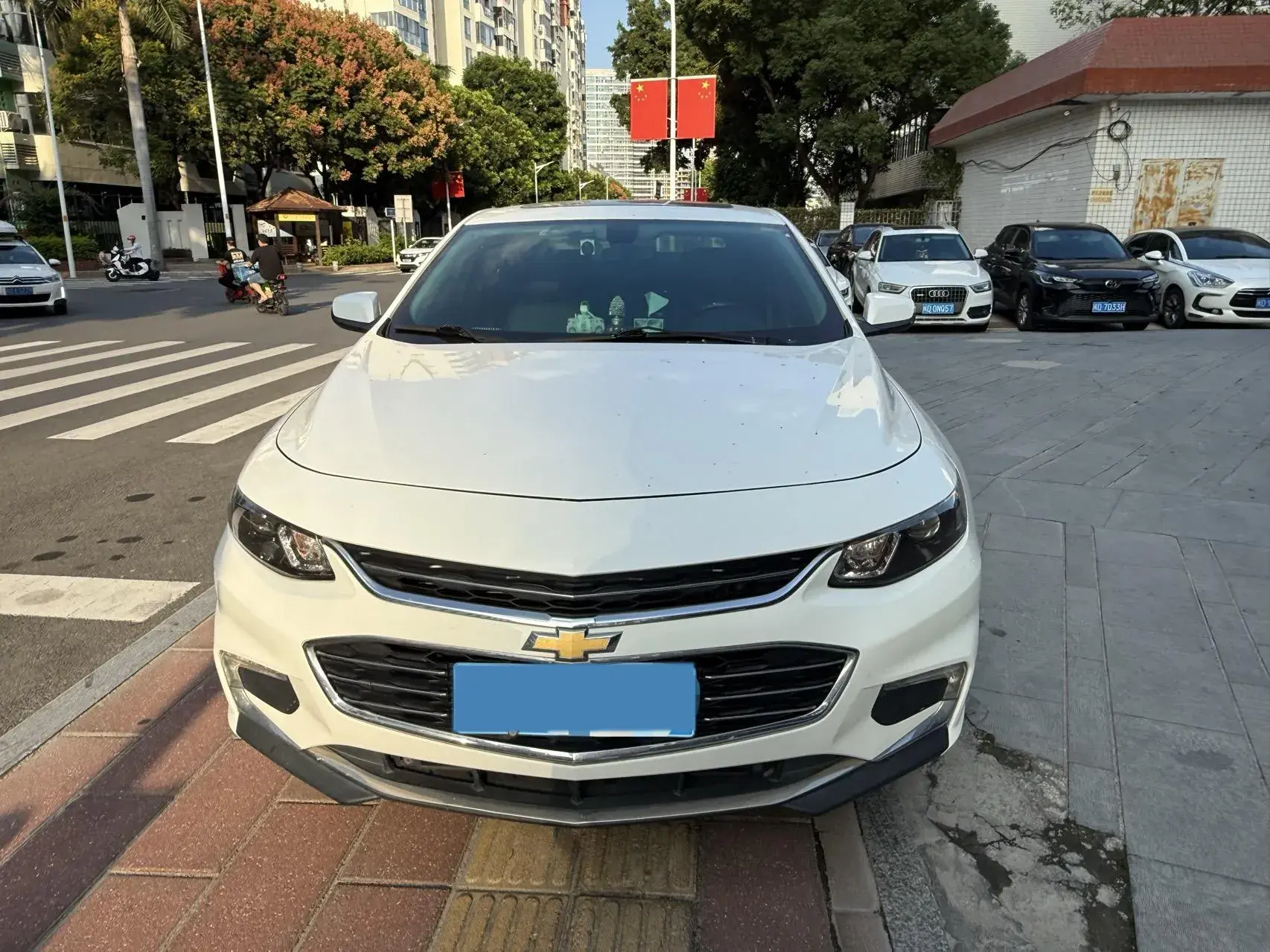 2018 CHEVROLET MALIBU thumbnail 2