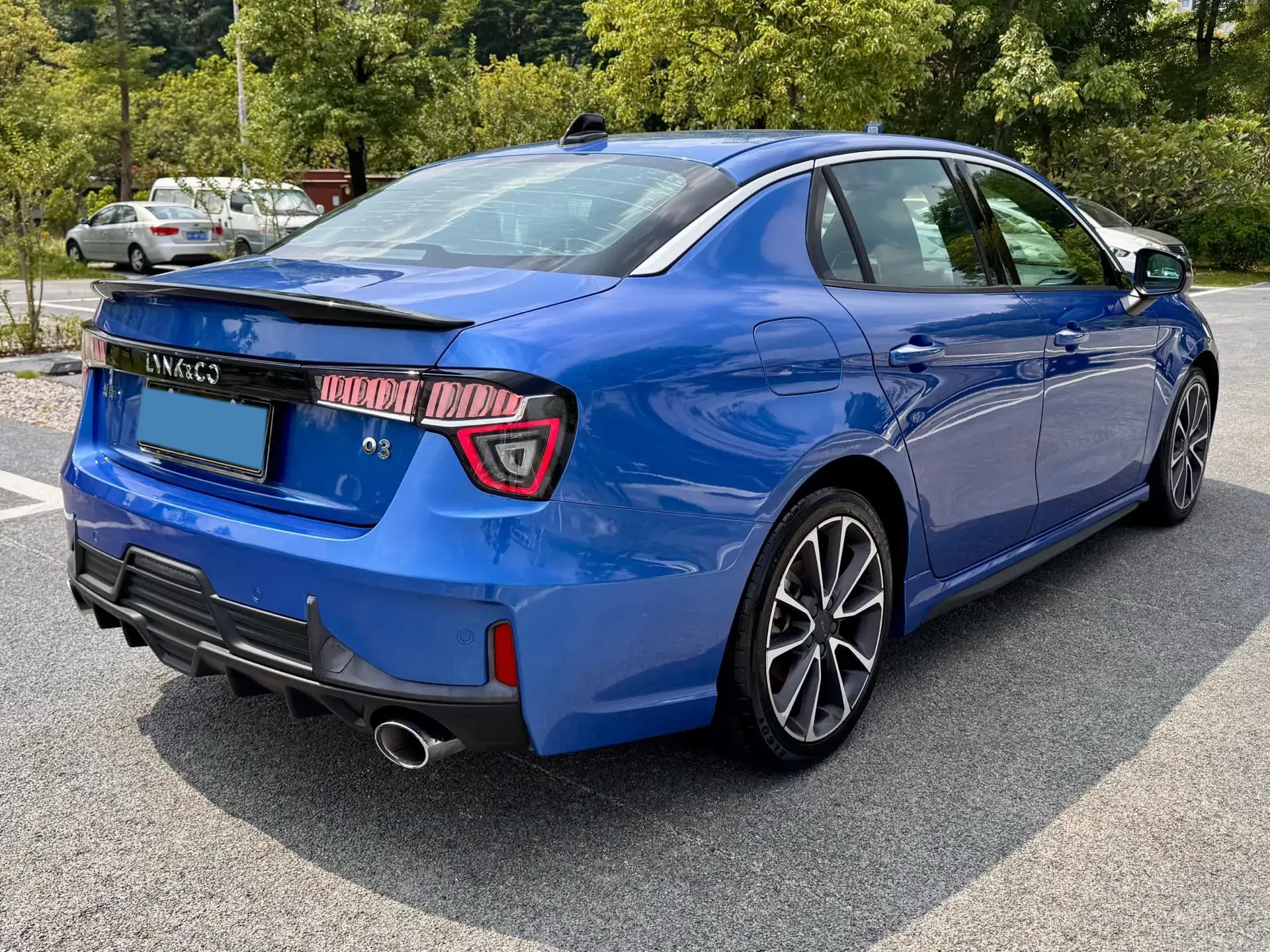 2018 LYNK&CO 03 thumbnail 4