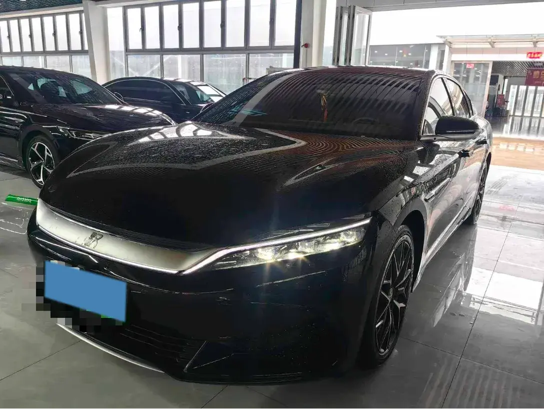 2025 BYD HAN view 1
