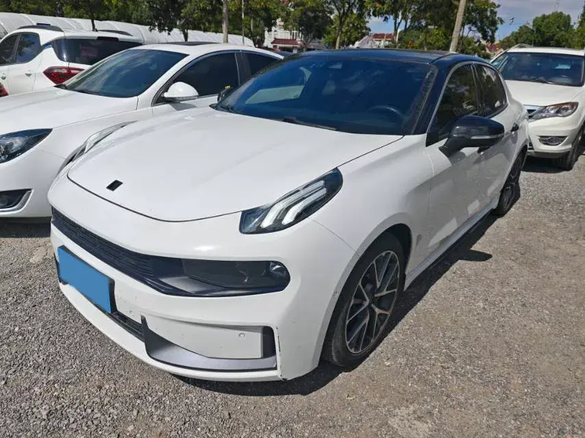 2022 LYNK&CO 03 view 1