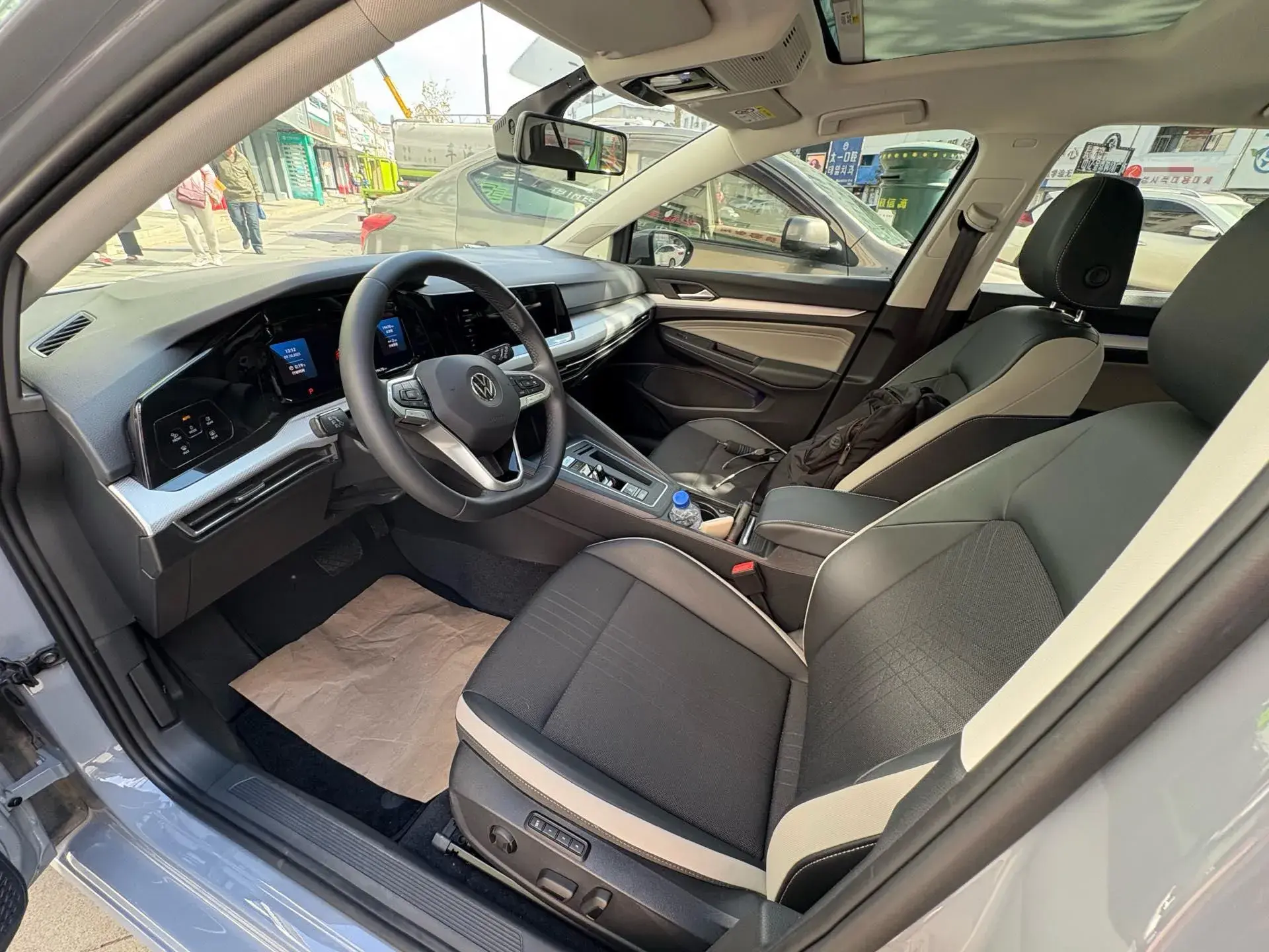 2021 VOLKSWAGEN GOLF thumbnail 4